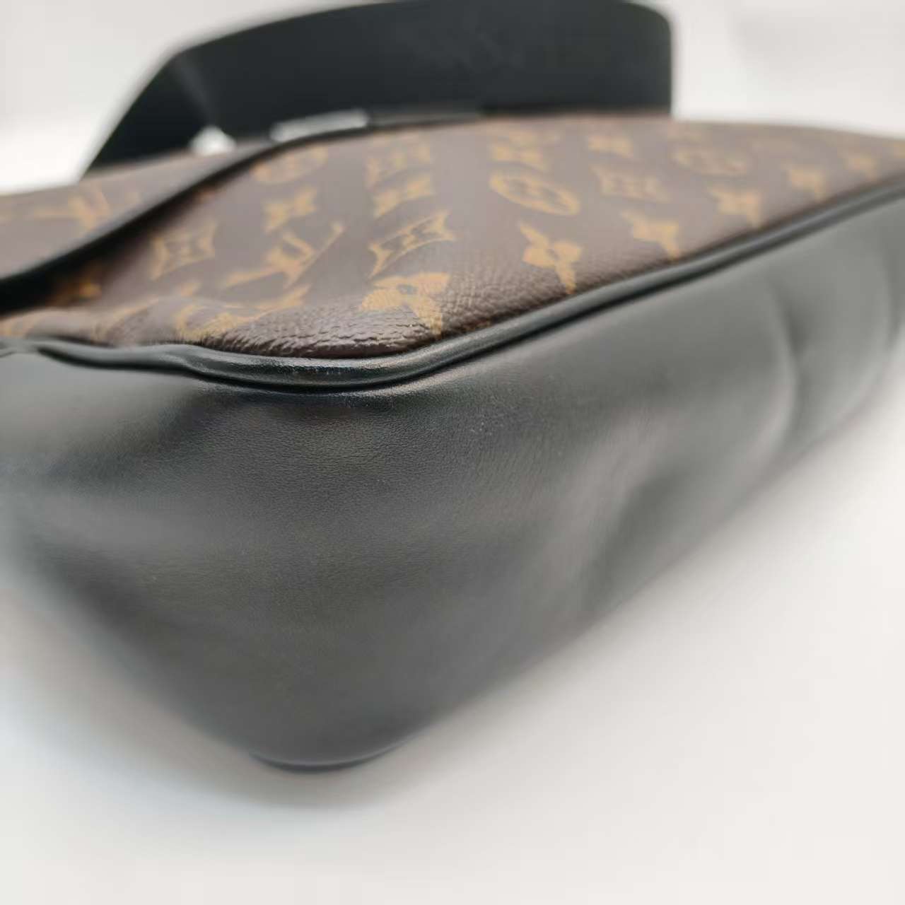 【*Shipped from: China*】LOUIS VUITTON Bass PU Shoulder Bag — view 5