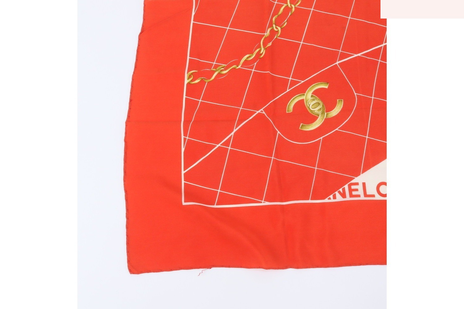 Matelassé bag, patterned scarf — view 5
