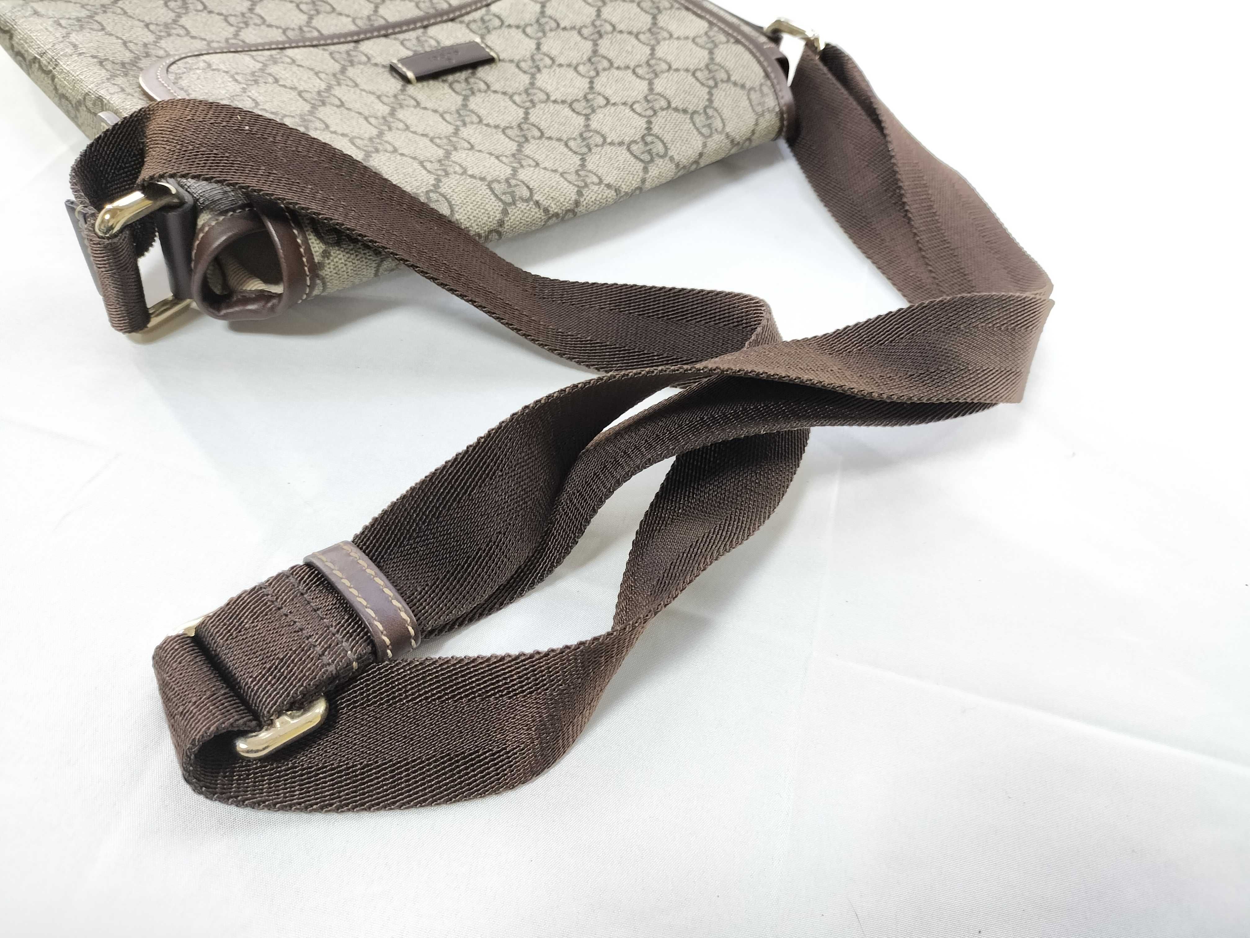 GG Supreme 223666 Shoulder Bag — view 3