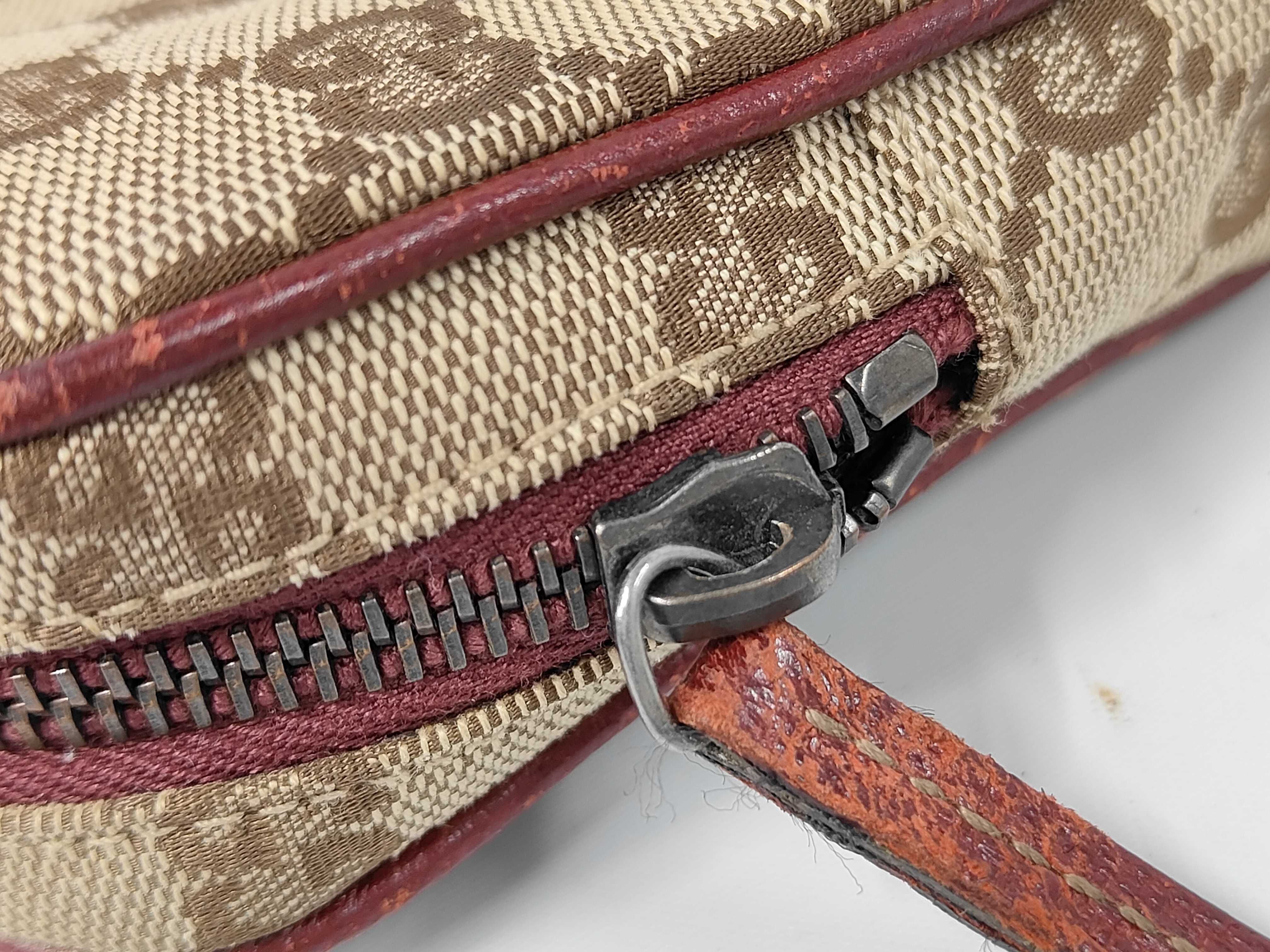 Square Mini Shoulder Pouch GG Canvas Shoulder Bag — view 8