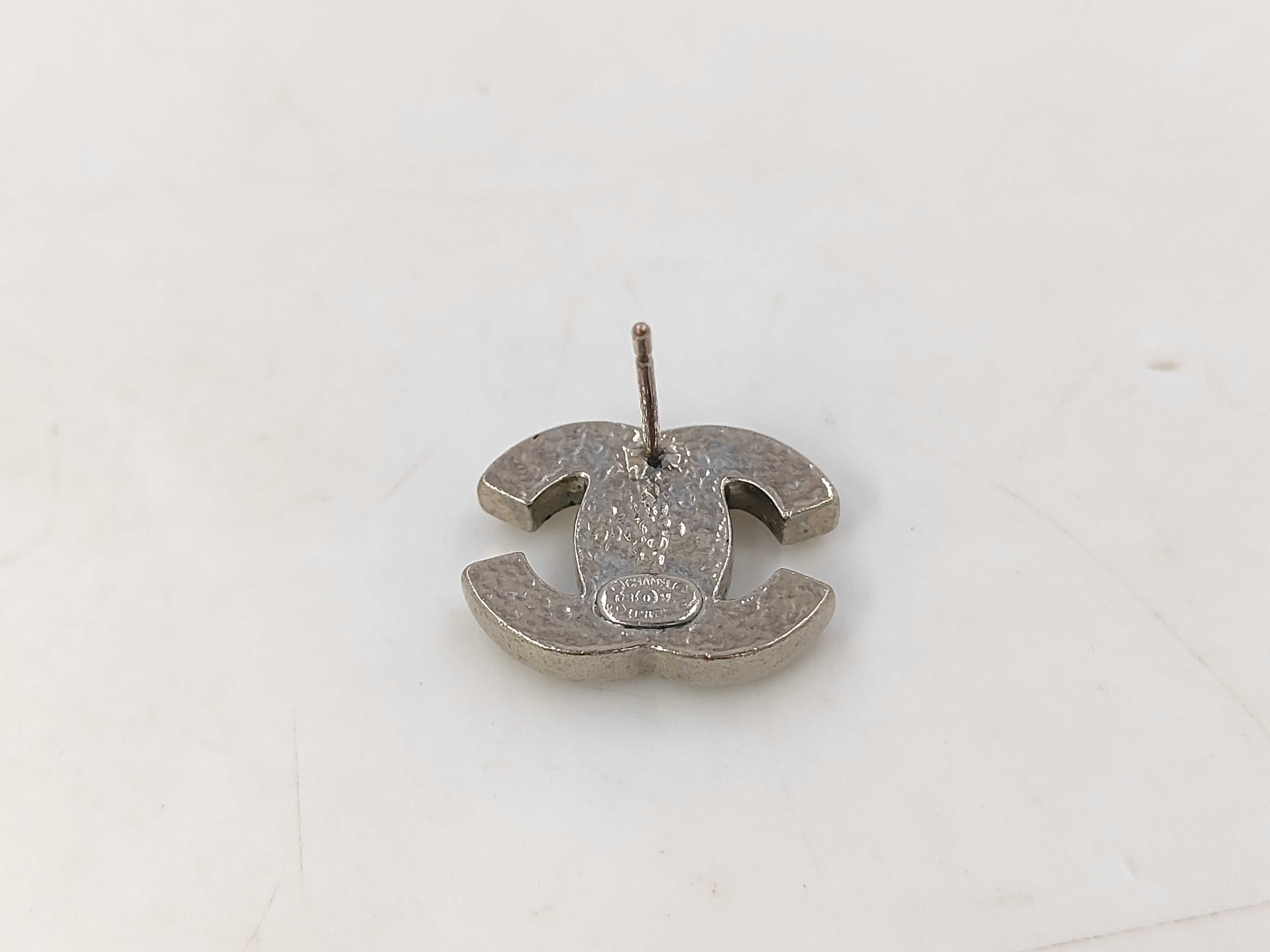 Coco Mark Chanel Coco Pearl Silver Earrings — view 3