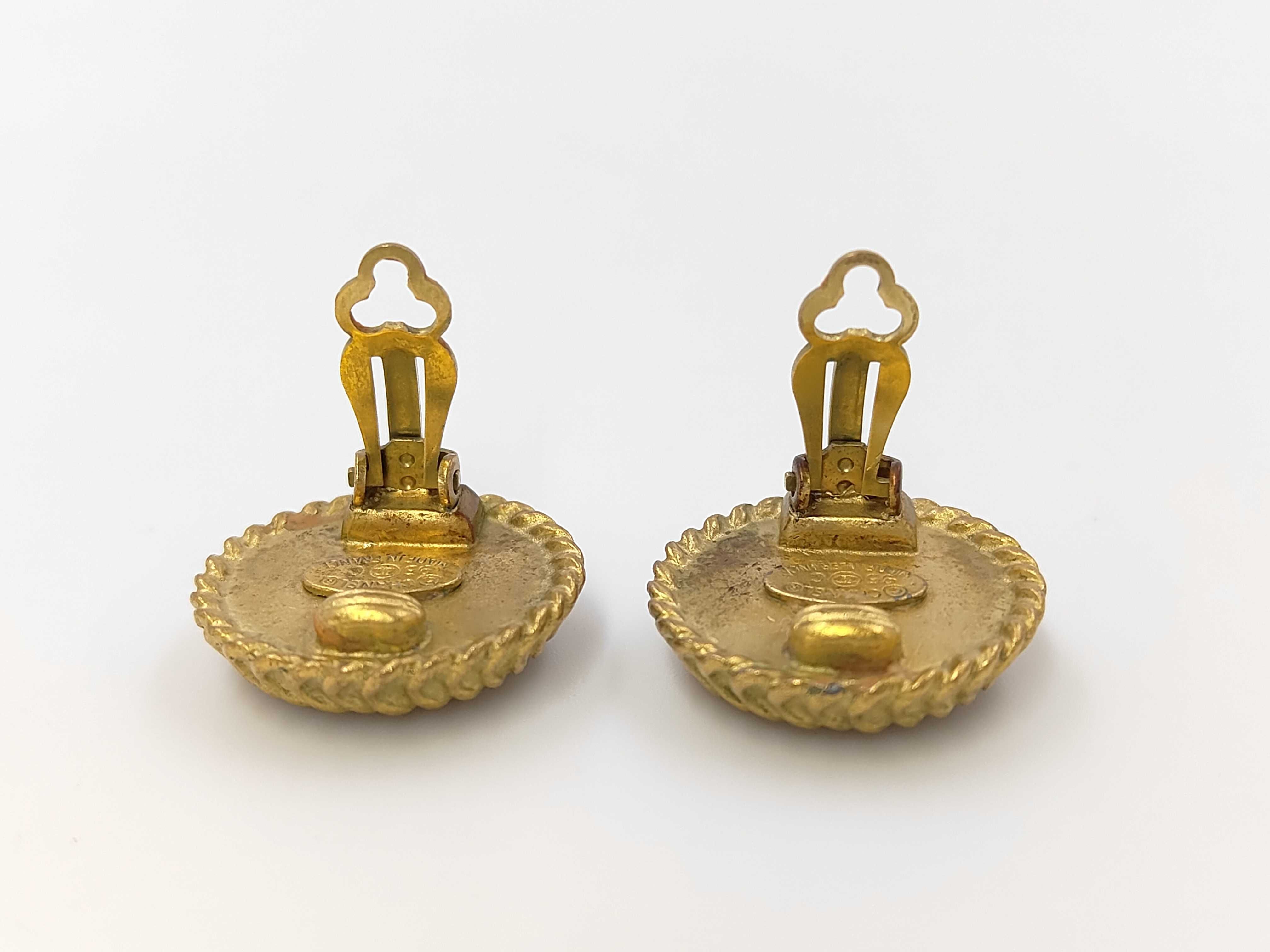 Coco Mark Round Gold x Black Earrings — view 4