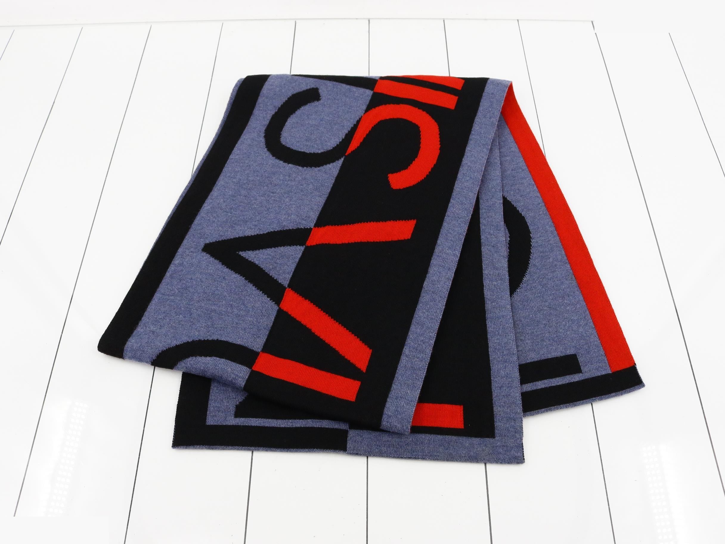 Wool logo scarf with tag. — view 3