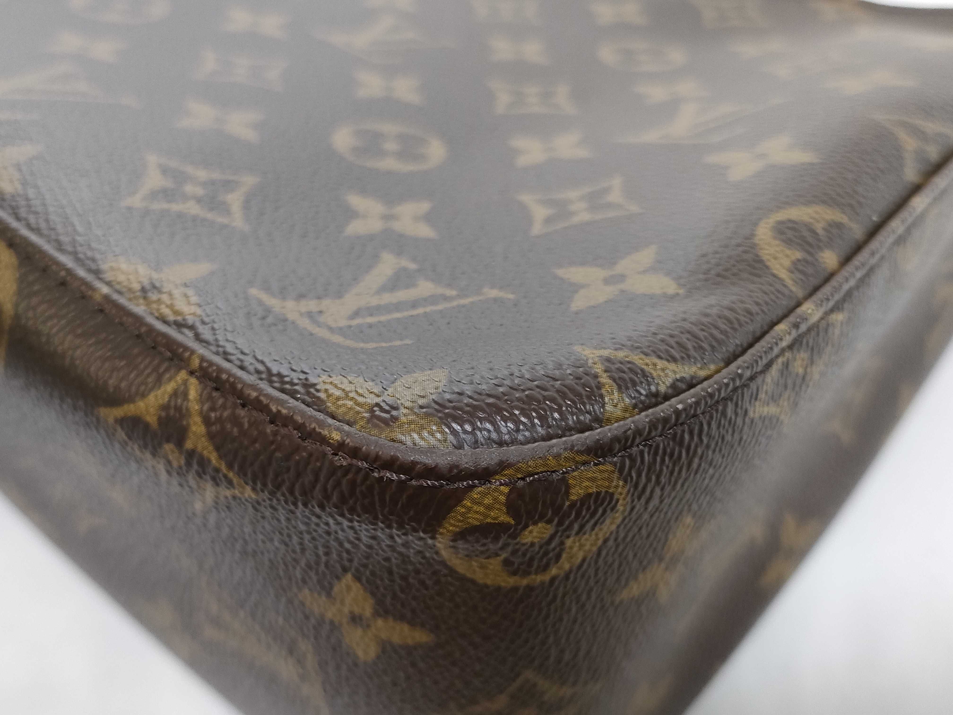 Monogram Looping Bag Shoulder Bag — view 9