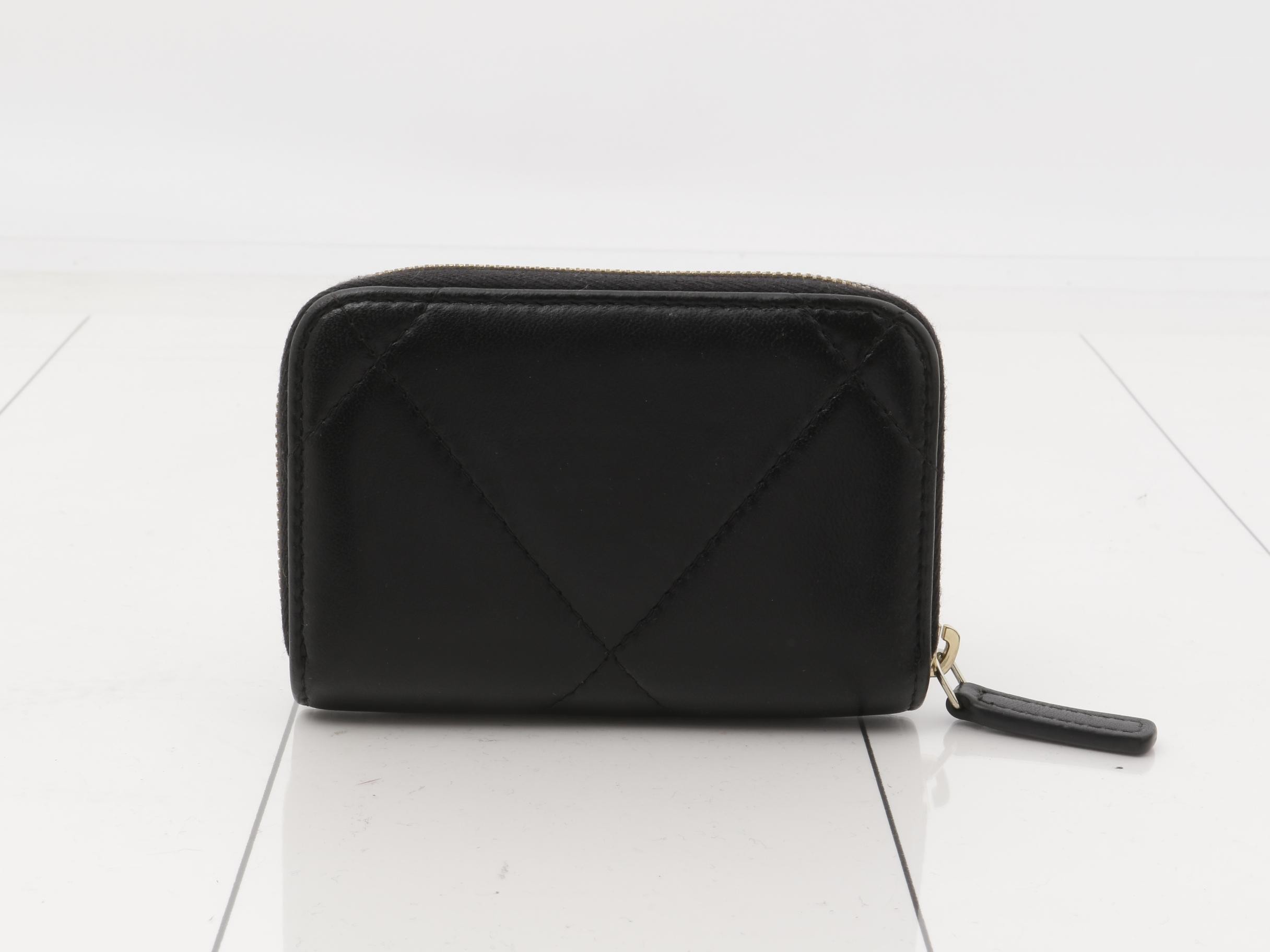 AP0949 Chanel 19 Coin Case — view 2