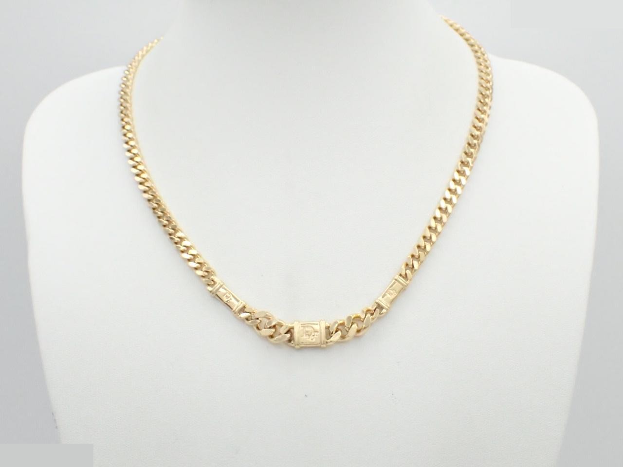 Other lines: Precious metal necklaces and pendants, total length approximately 44 cm. — view 3