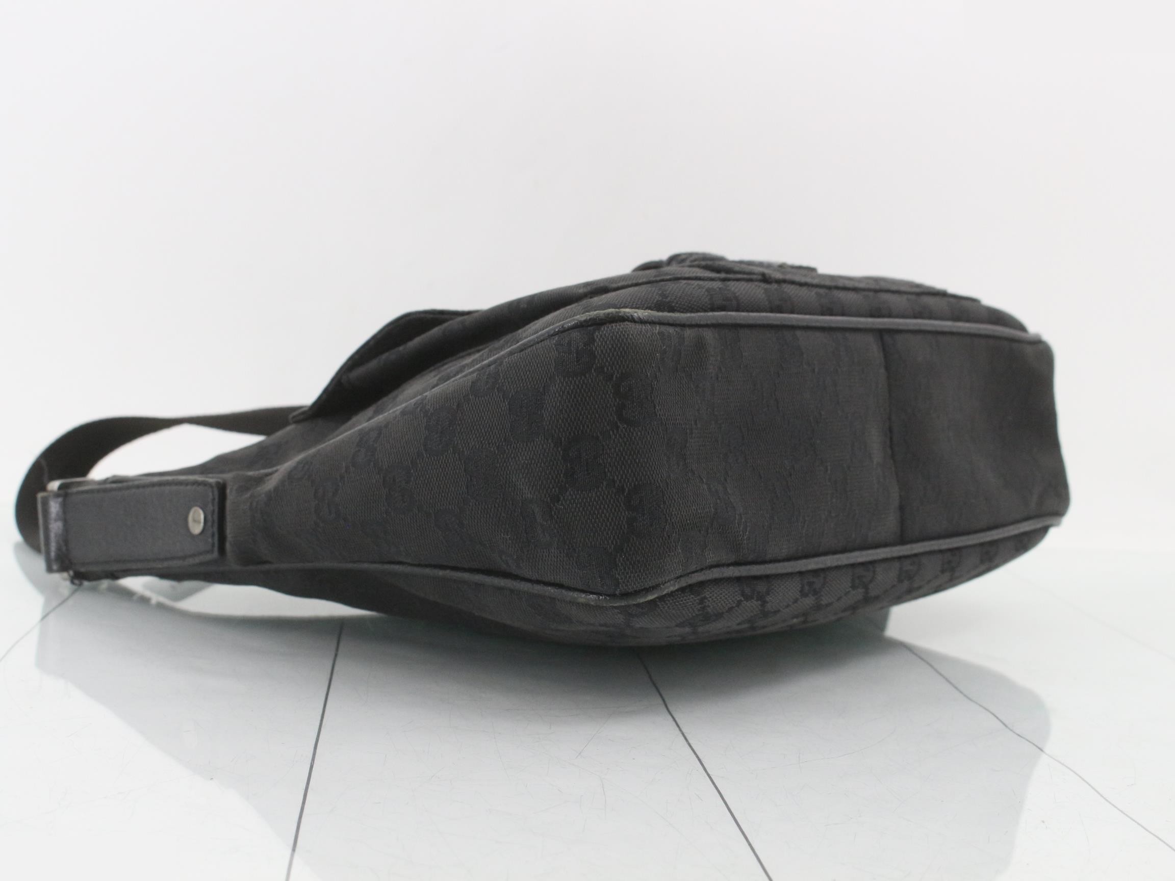 GG Canvas Shoulder Bag — view 5