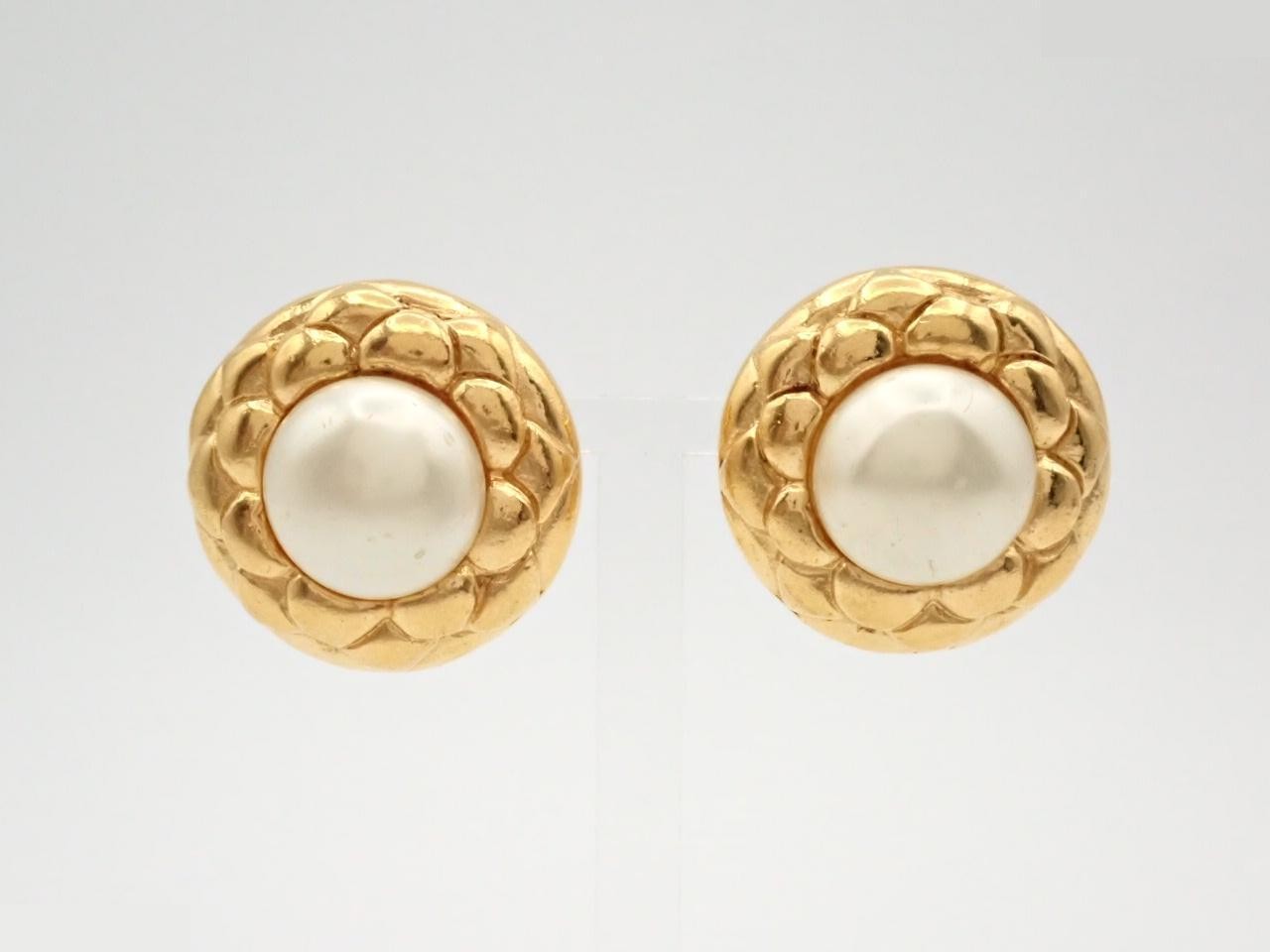 Matelassé (precious metal) earrings