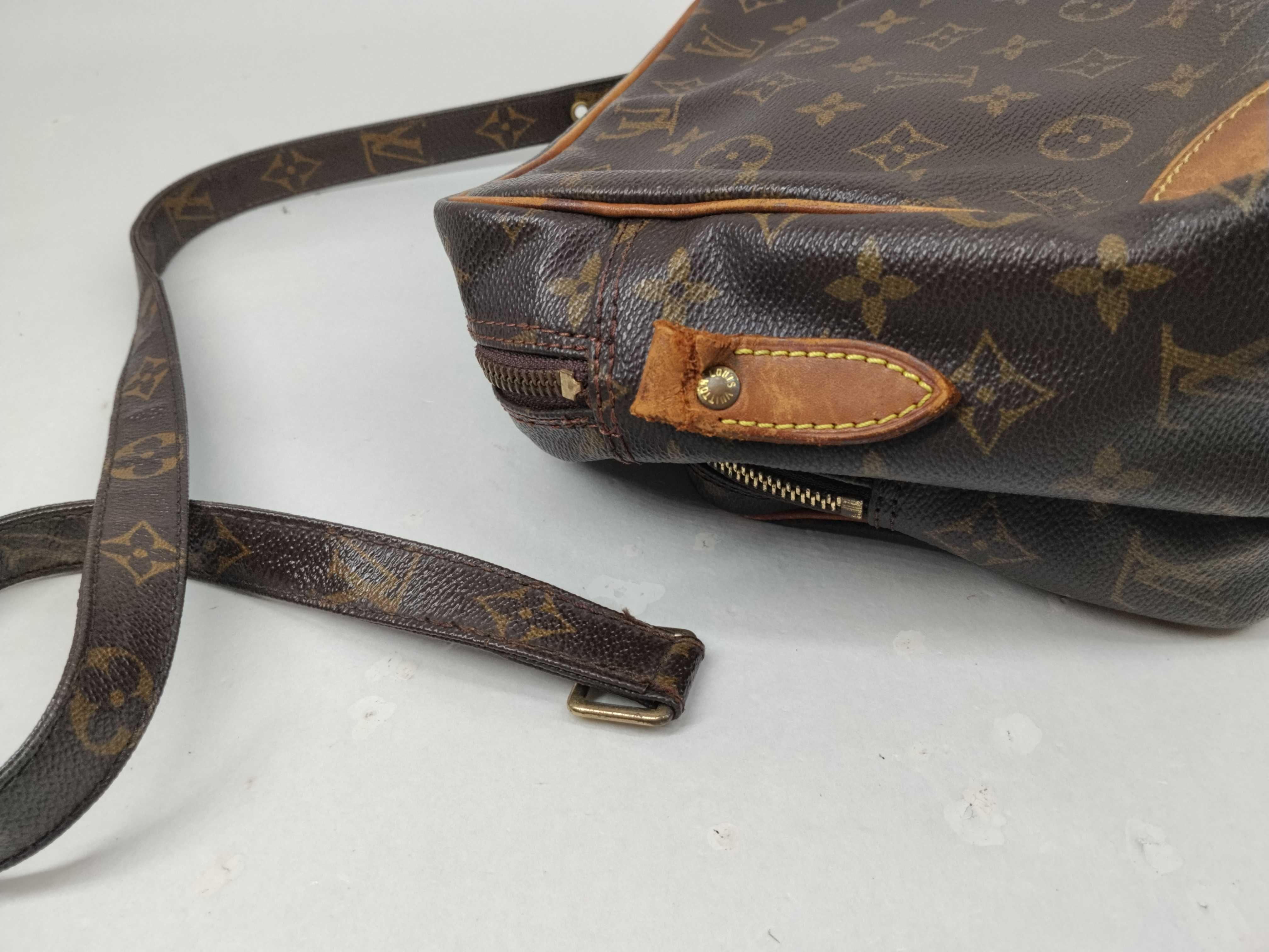 Monogram M45244 Nile Shoulder Bag (Torn) — view 5