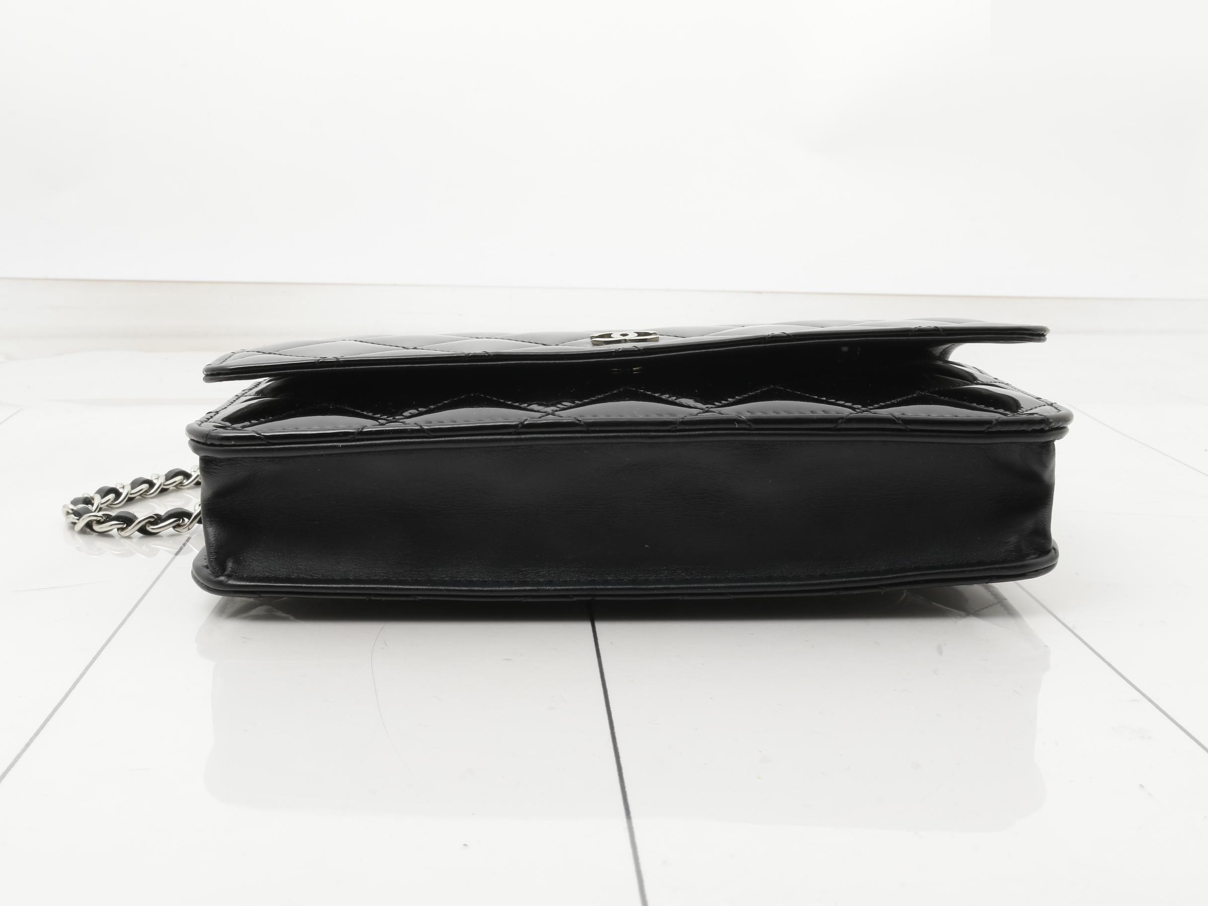 Patent Chain Wallet — view 3