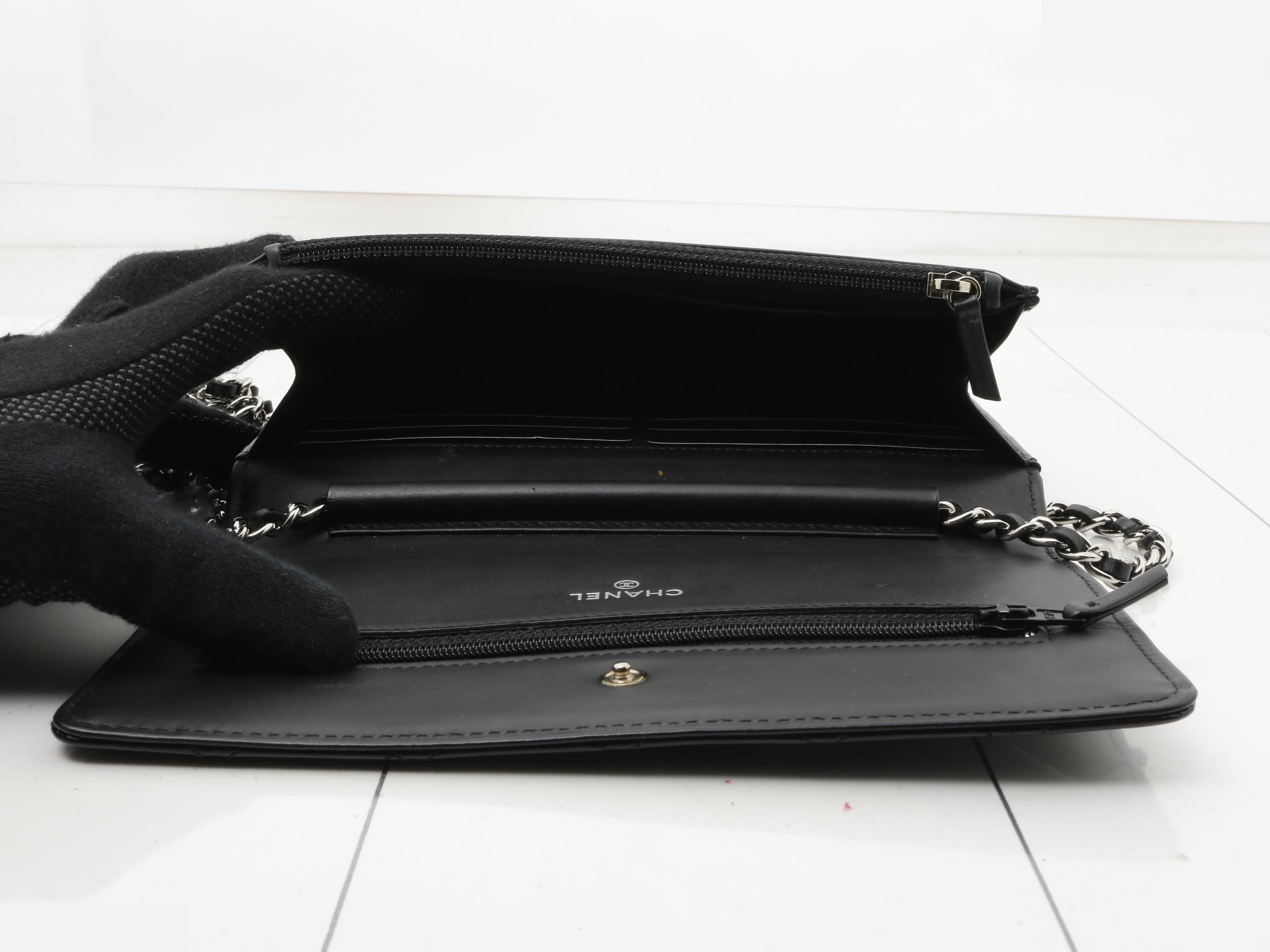Patent Chain Wallet — view 4