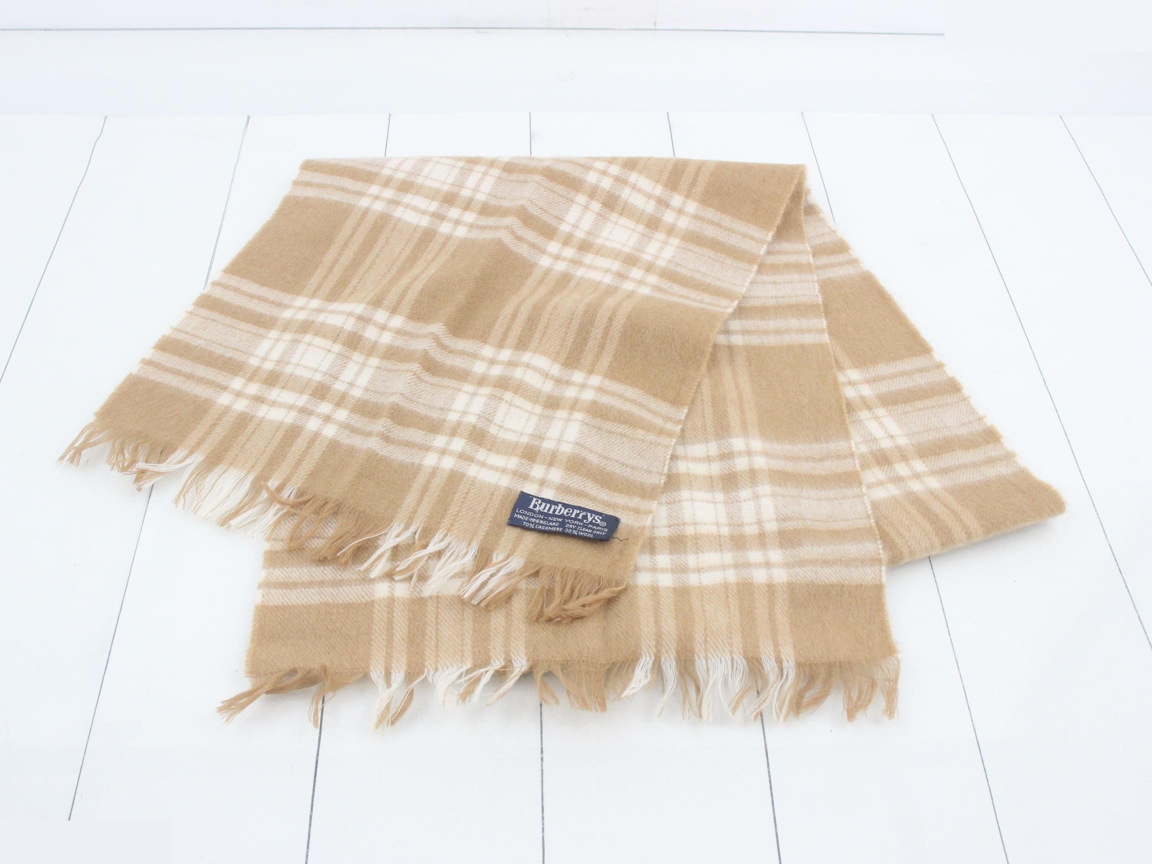 cashmere scarf, check pattern, with tags. — view 2