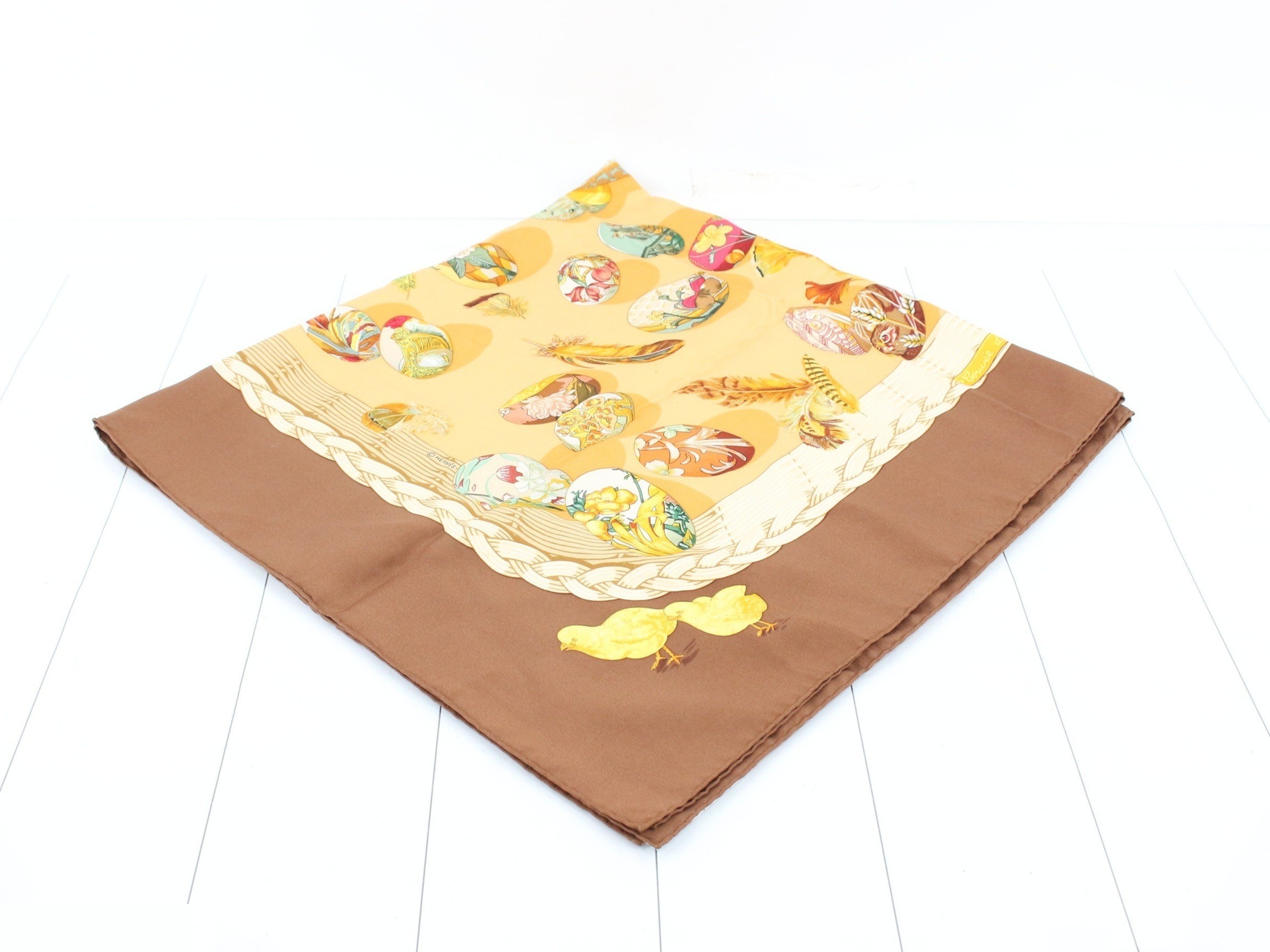 Carre 90, Brown x Orange x Yellow, Egg Pattern — view 2