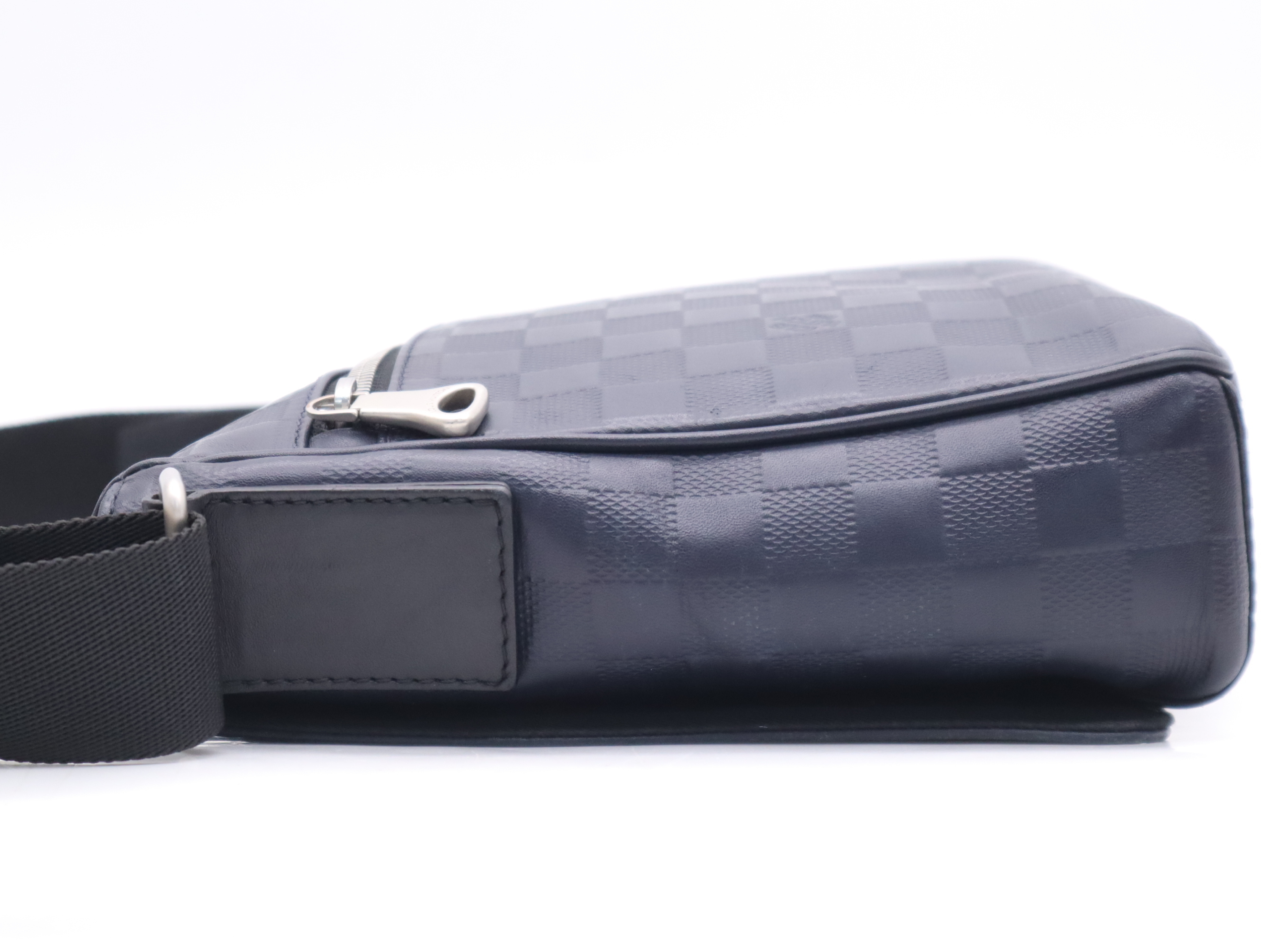 N41039 Damier Infini District MM Navy Shoulder Bag with Dust Bag — view 3