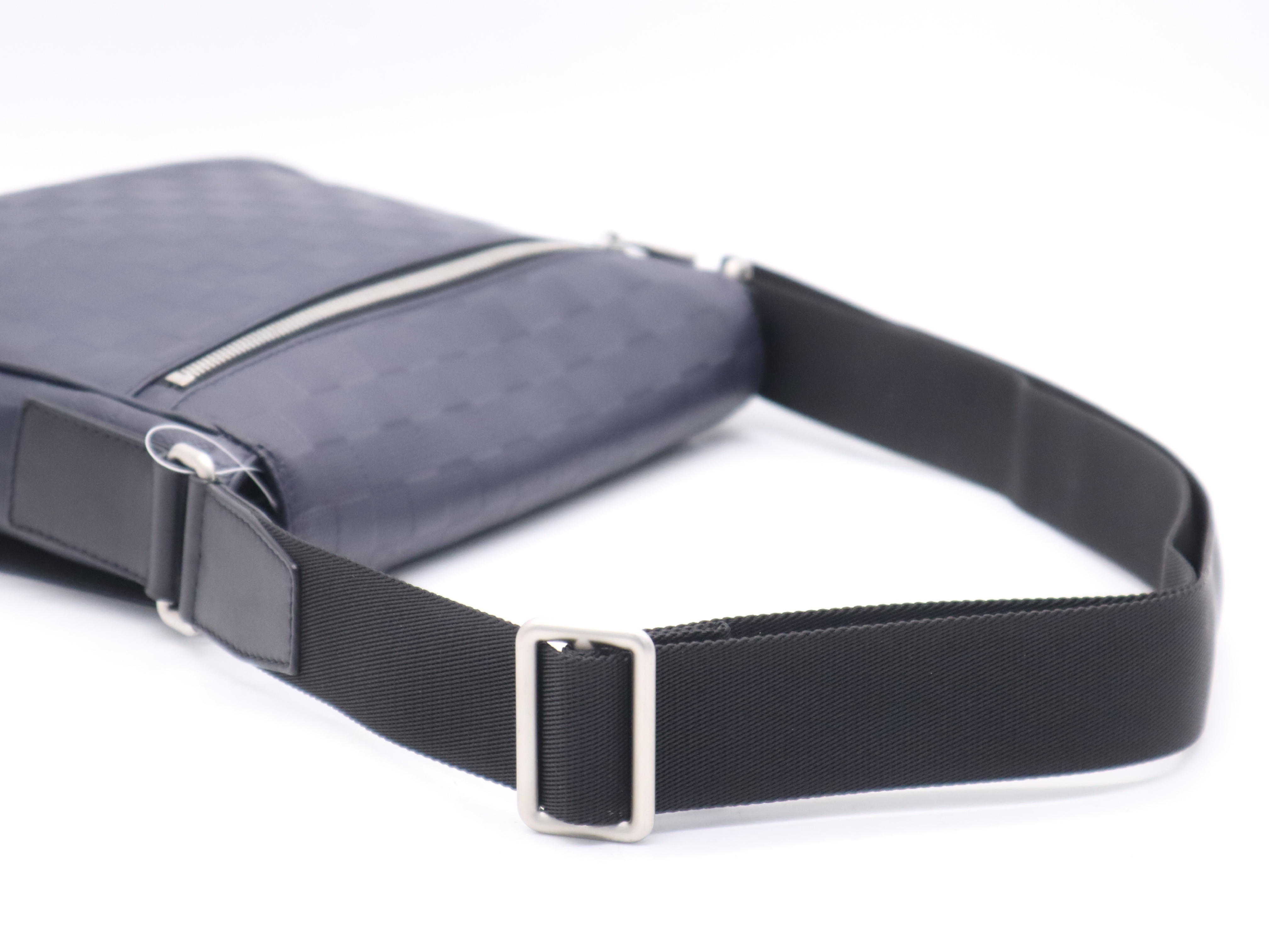 N41039 Damier Infini District MM Navy Shoulder Bag with Dust Bag — view 6