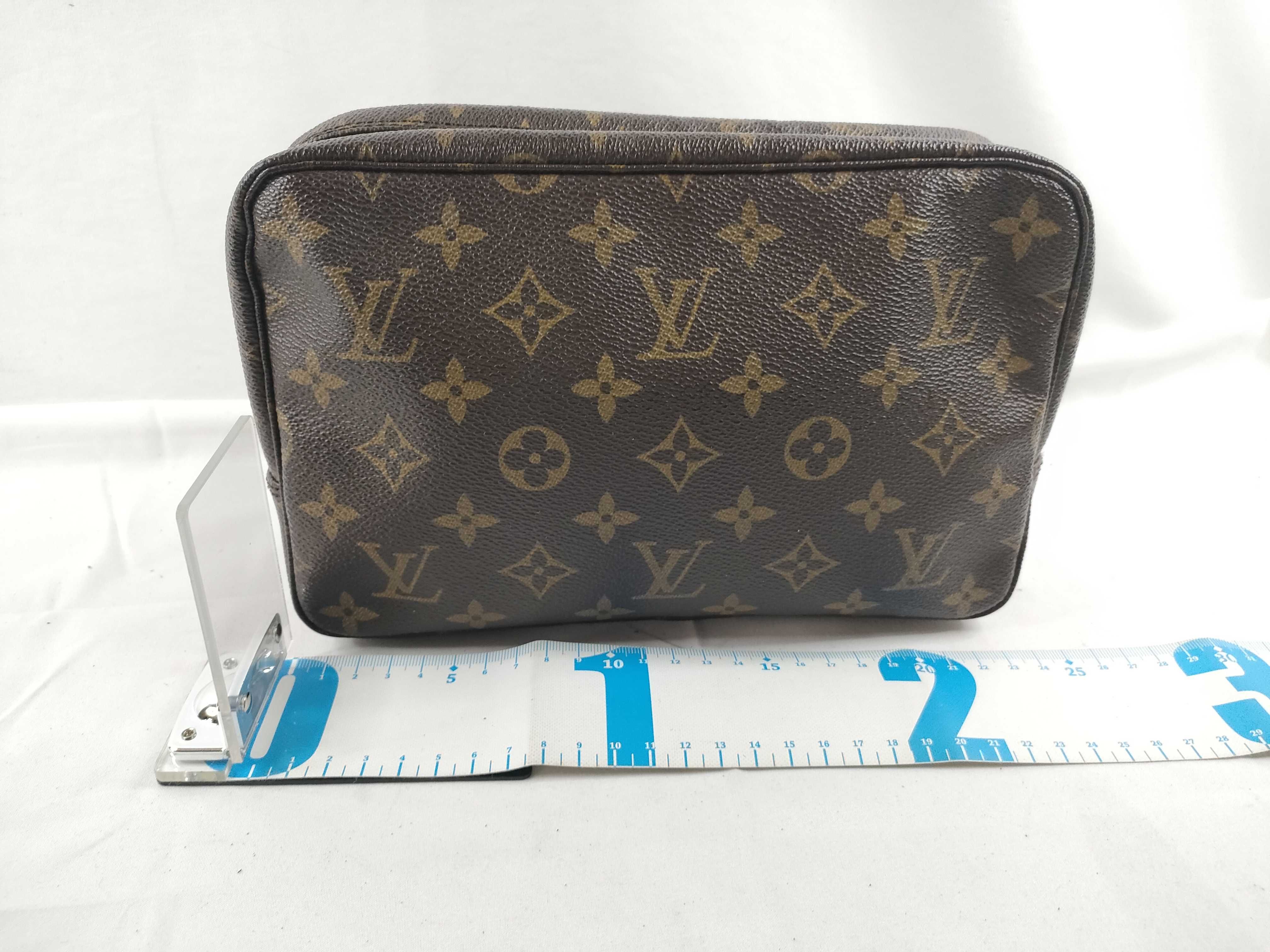 Monogram Louis Vuitton Troussard Toilette 23 Monogram Pouch — view 2
