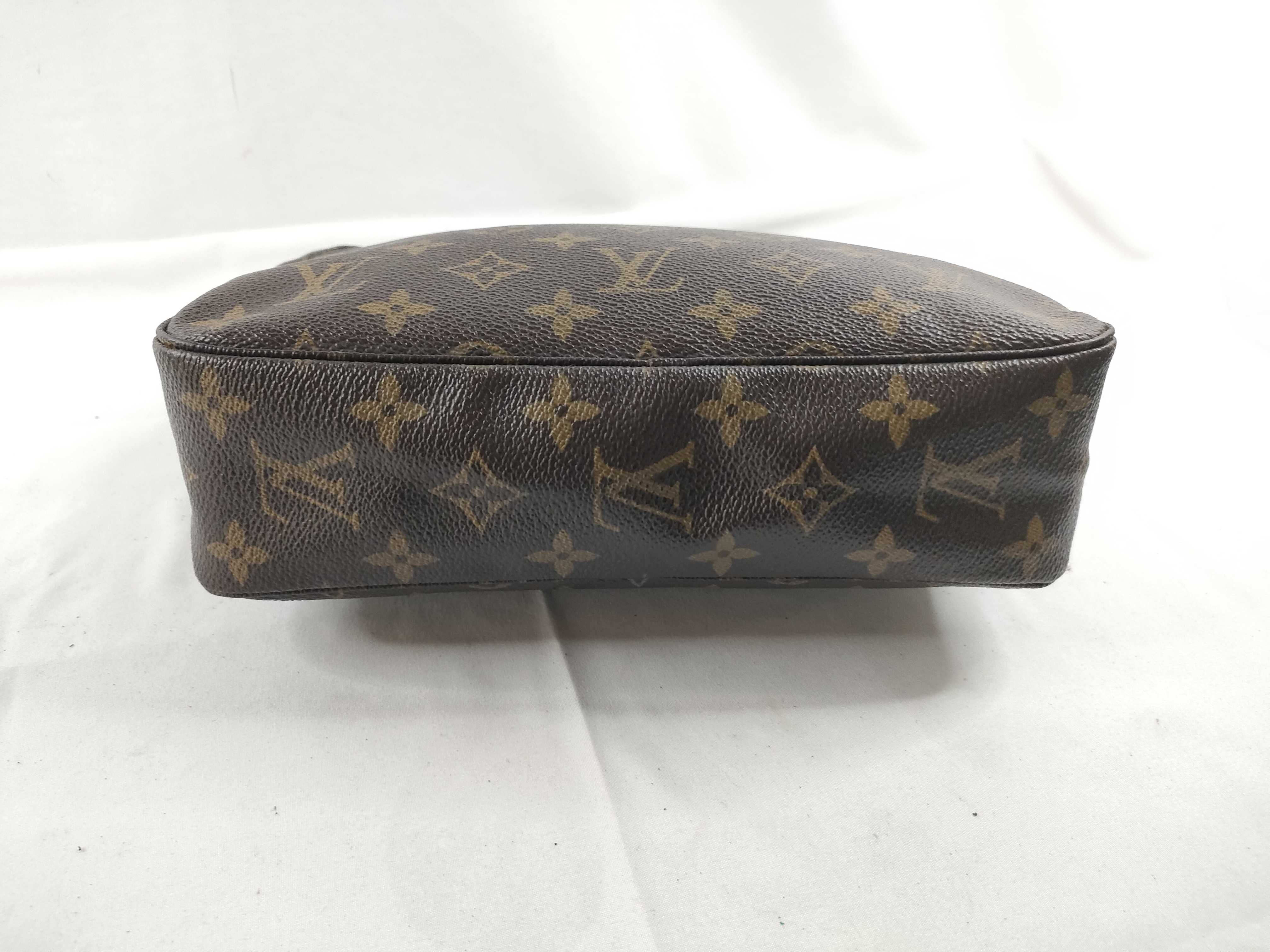Monogram Louis Vuitton Troussard Toilette 23 Monogram Pouch — view 4