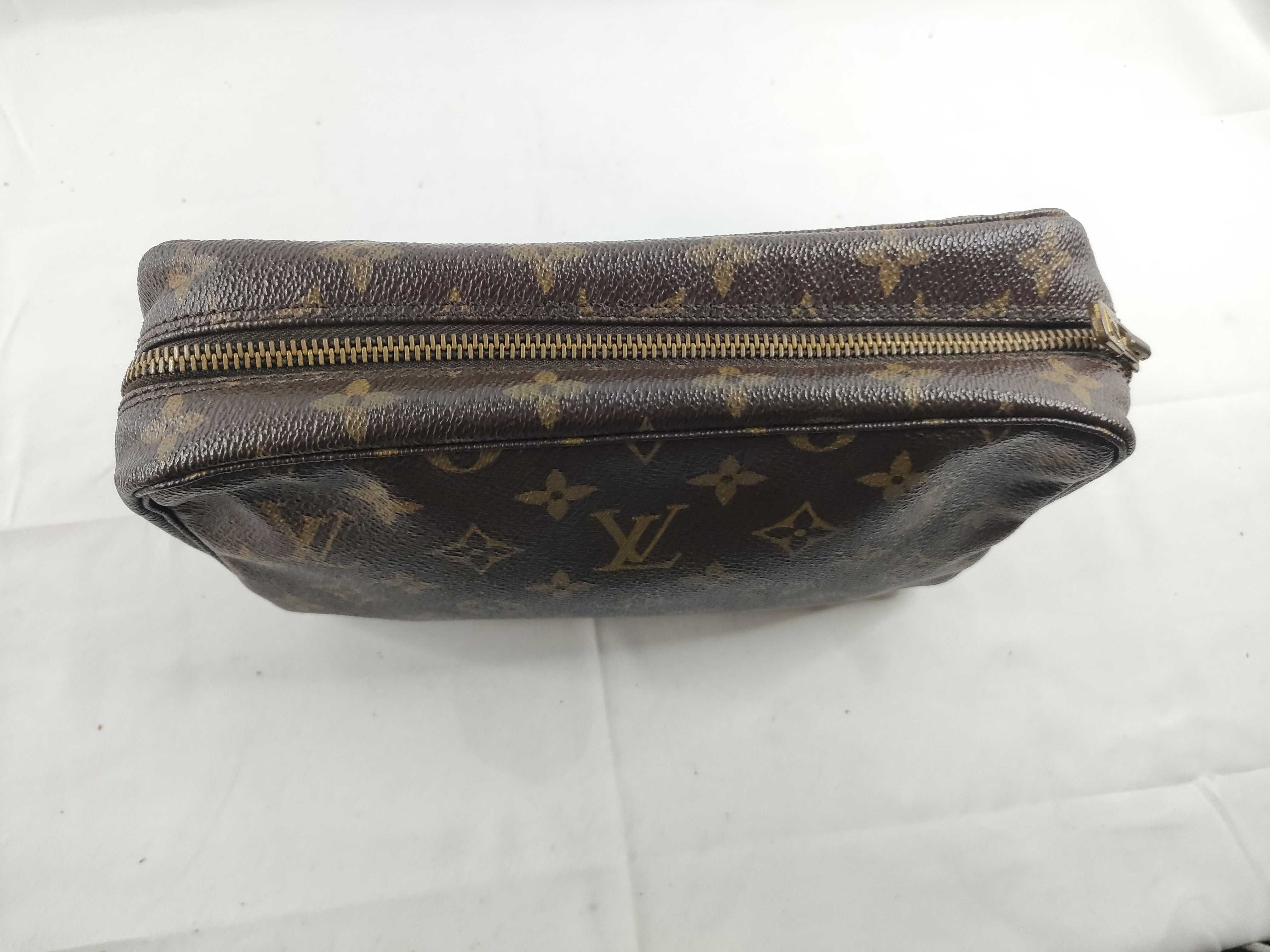 Monogram Louis Vuitton Troussard Toilette 23 Monogram Pouch — view 6