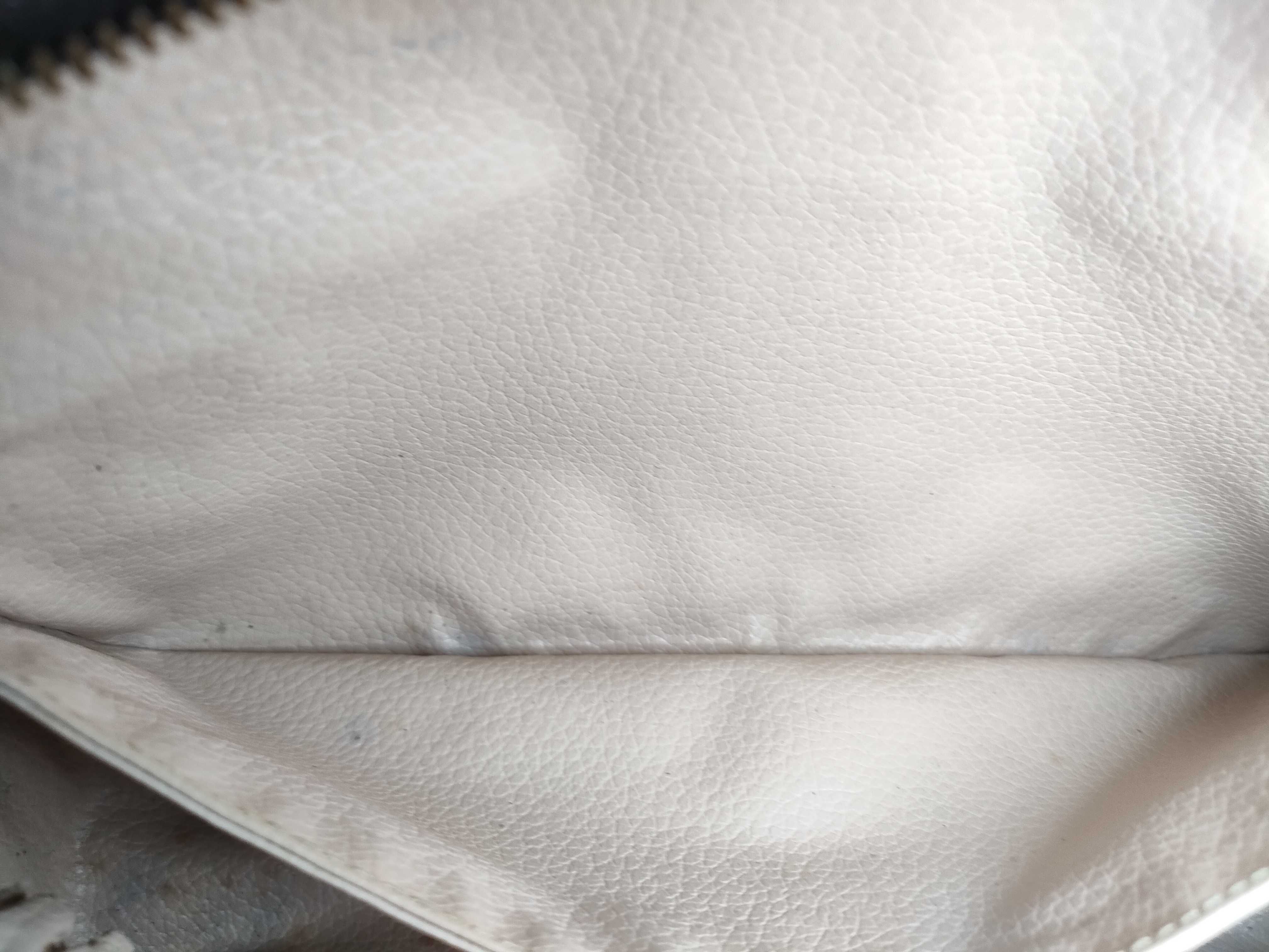 Monogram Louis Vuitton Troussard Toilette 23 Monogram Pouch — view 9