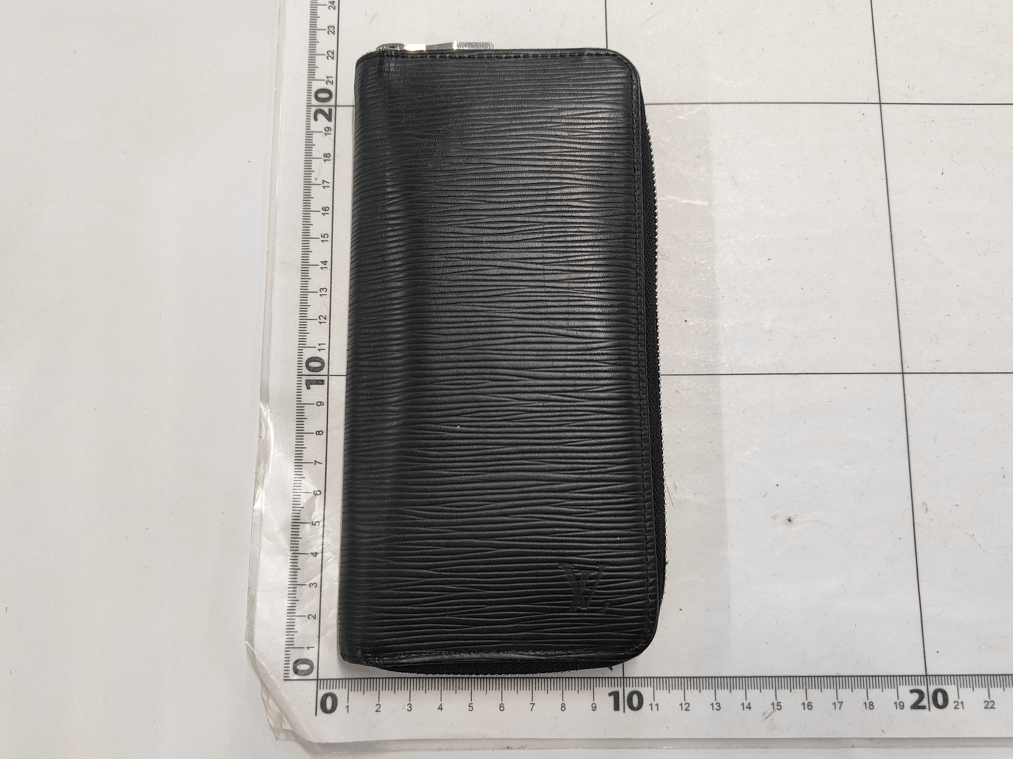 Epi Zippy Wallet Vertical Noir CA1119 Wallet — view 2