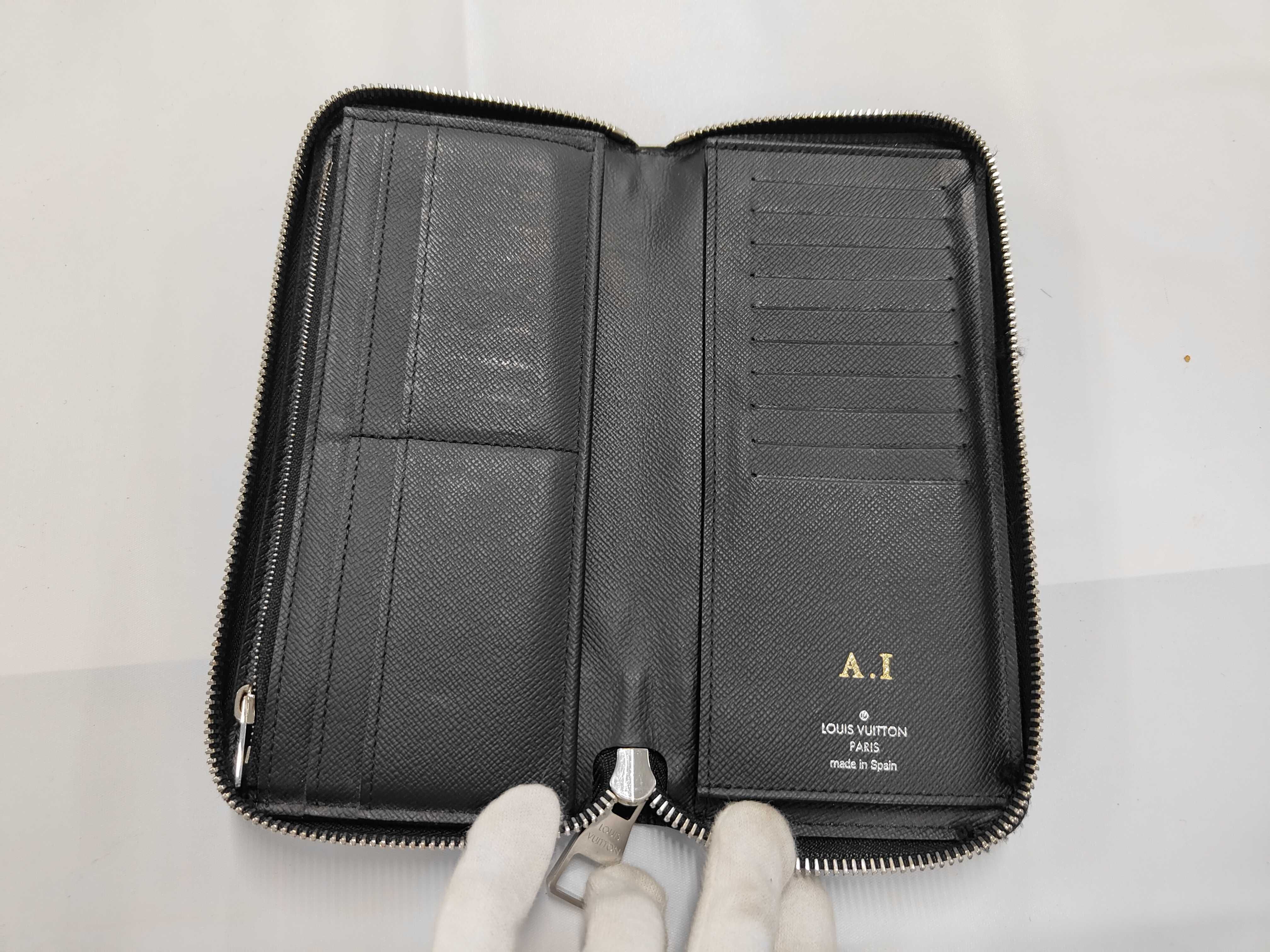 Epi Zippy Wallet Vertical Noir CA1119 Wallet — view 8