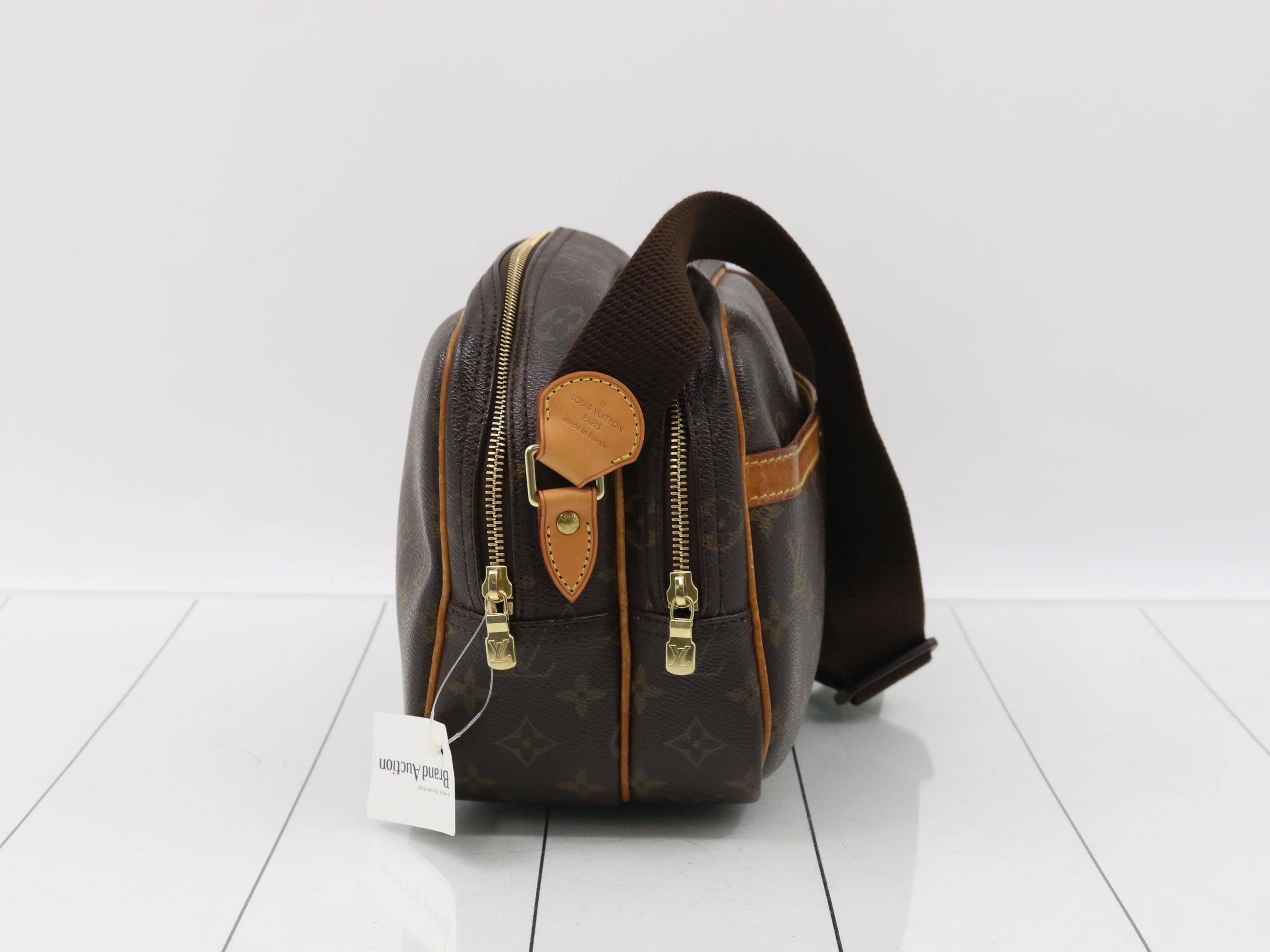 M45254 Reporter PM Shoulder Bag — view 4