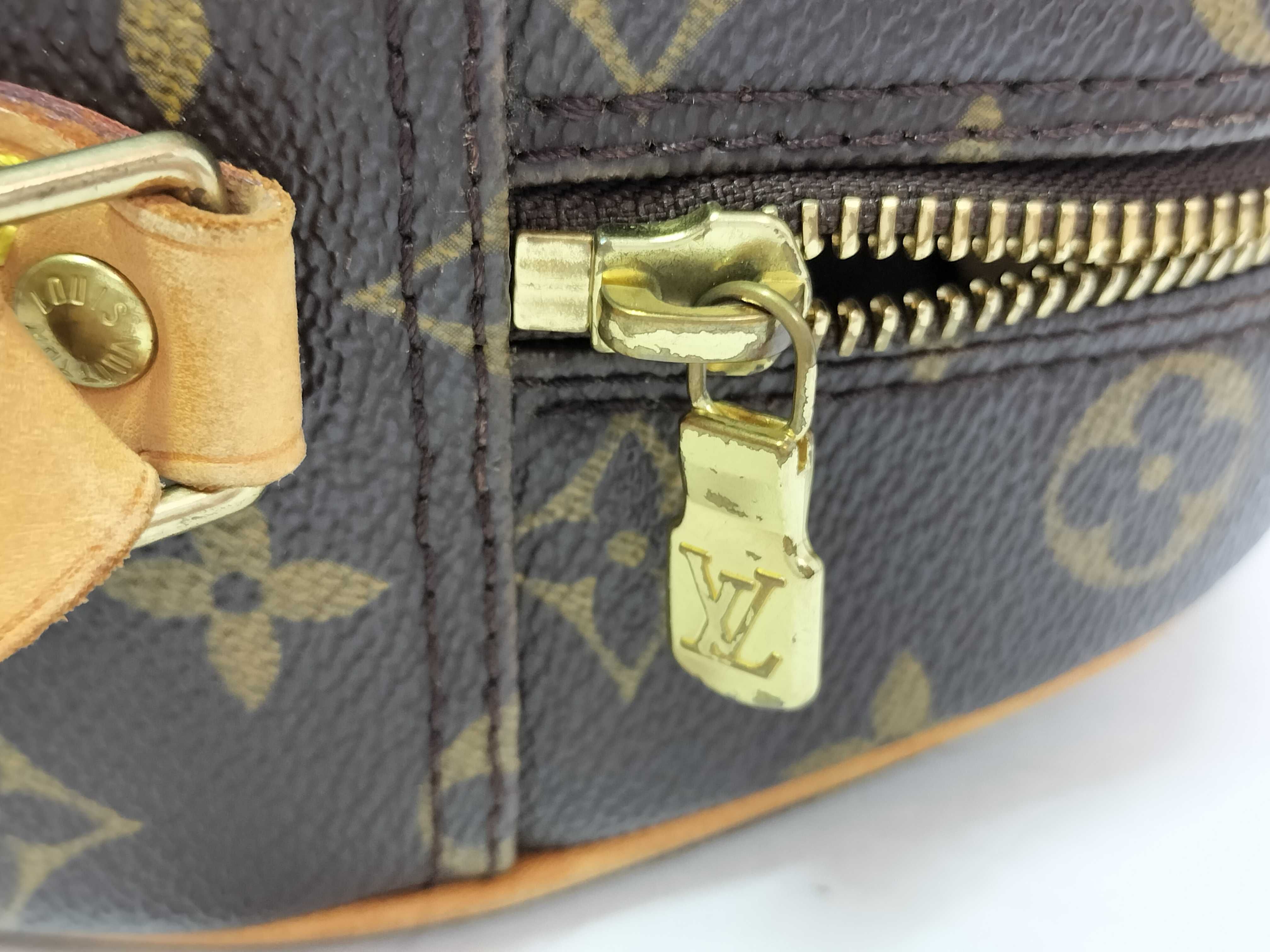 Monogram Blois M51221 Shoulder Bag (Serial Number Unknown) — view 13
