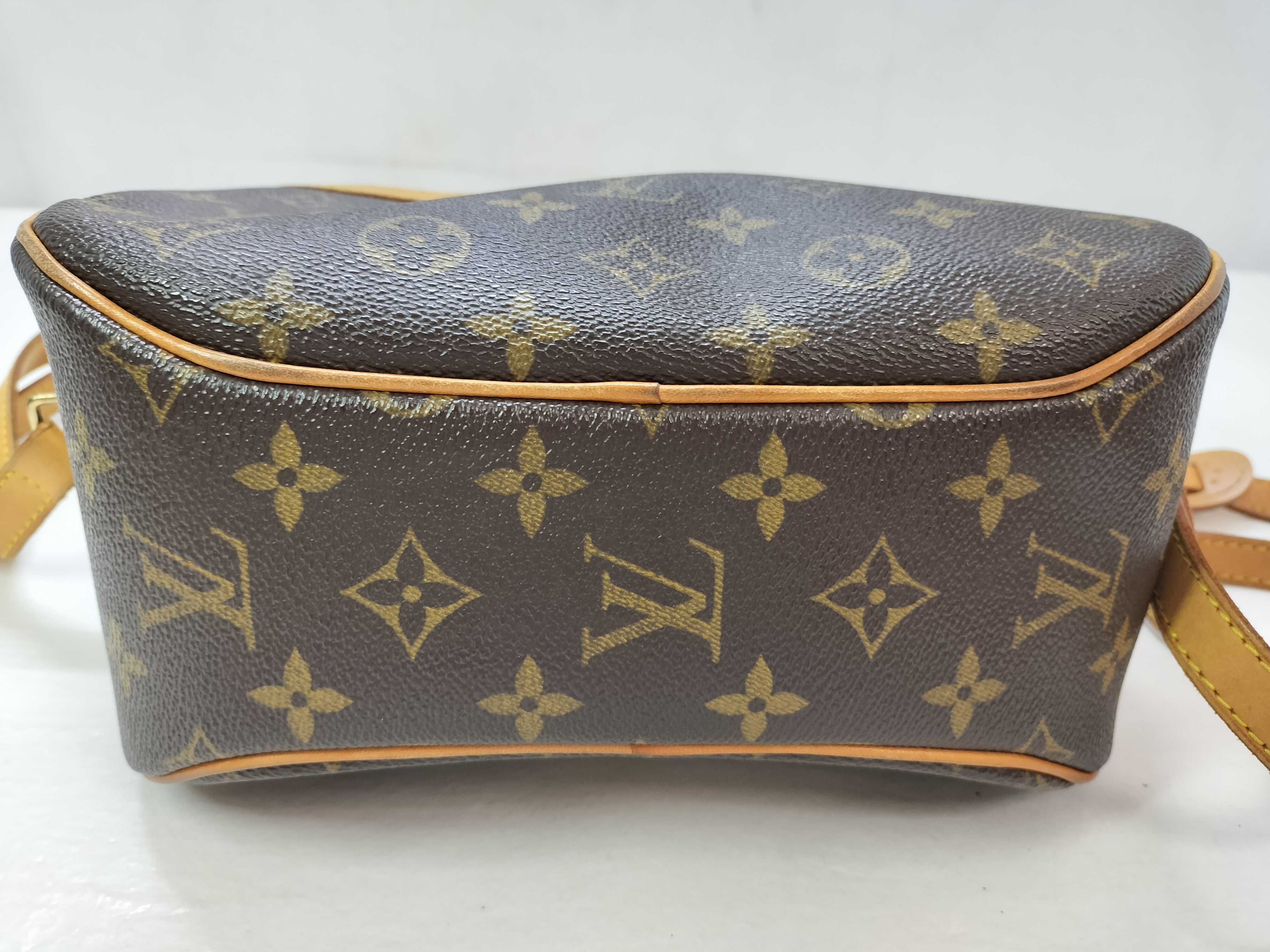 Monogram Blois M51221 Shoulder Bag (Serial Number Unknown) — view 14
