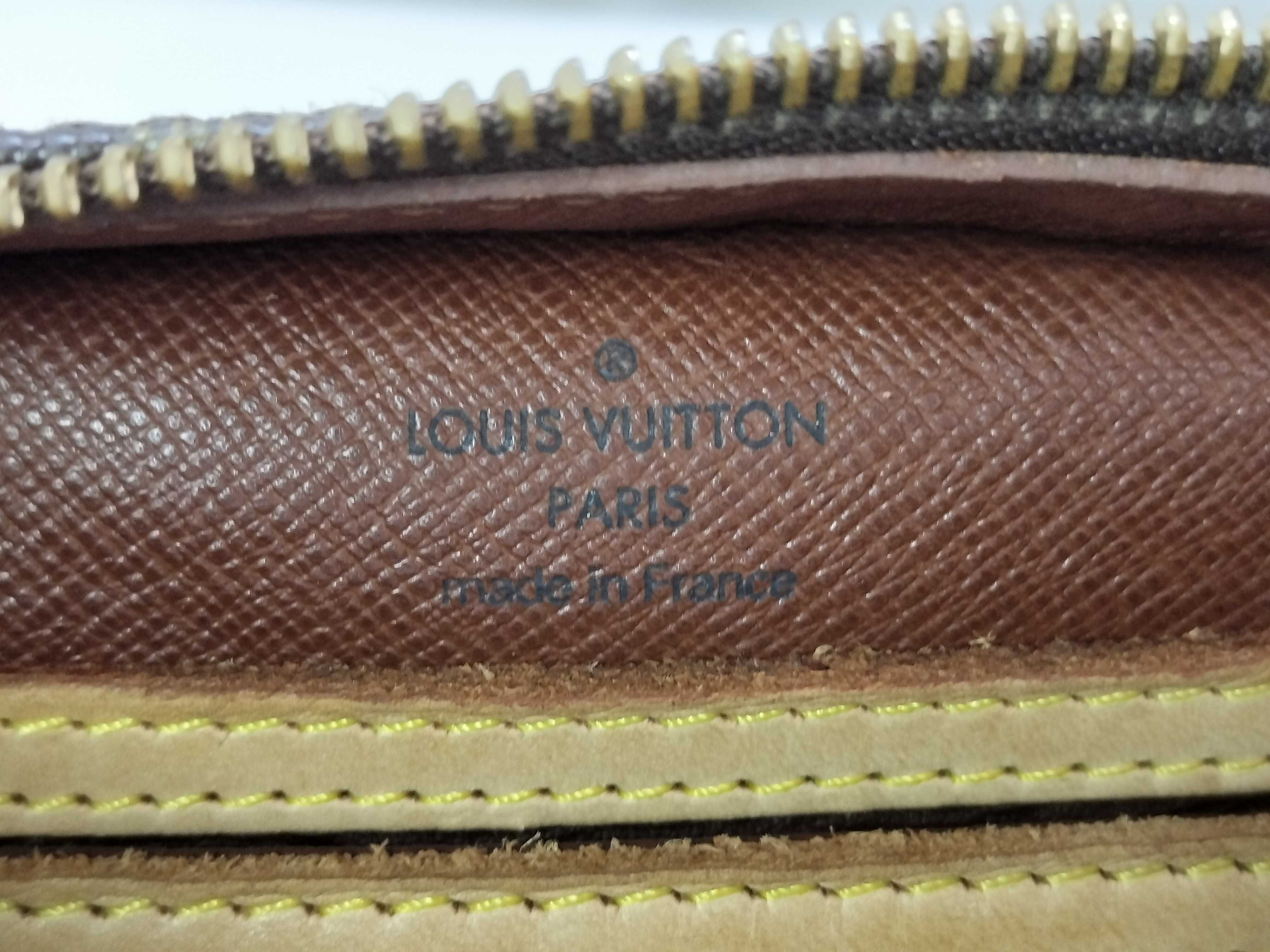 Monogram Blois M51221 Shoulder Bag (Serial Number Unknown) — view 9