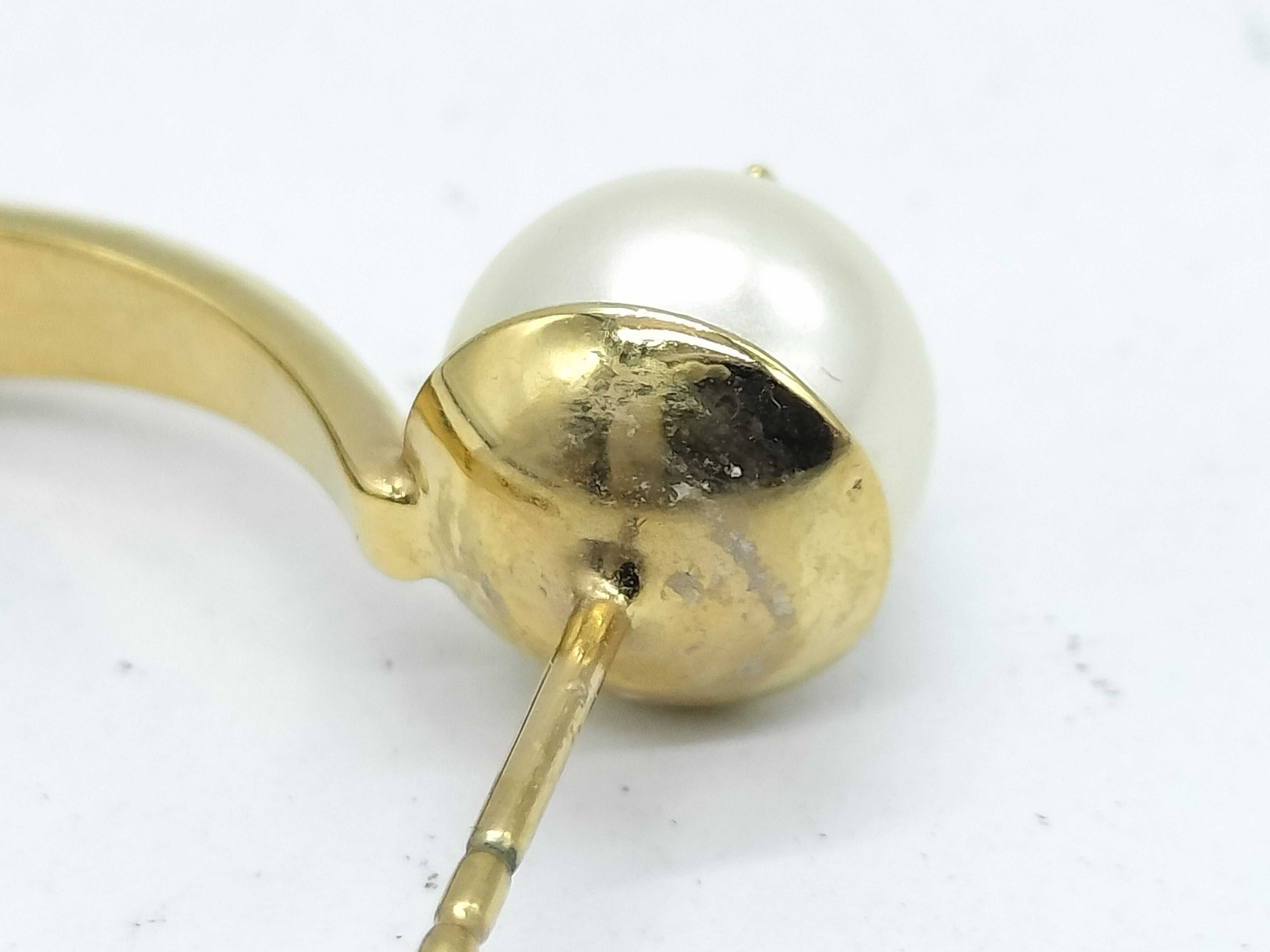 pearl earrings (one earring missing a pearl) — view 9