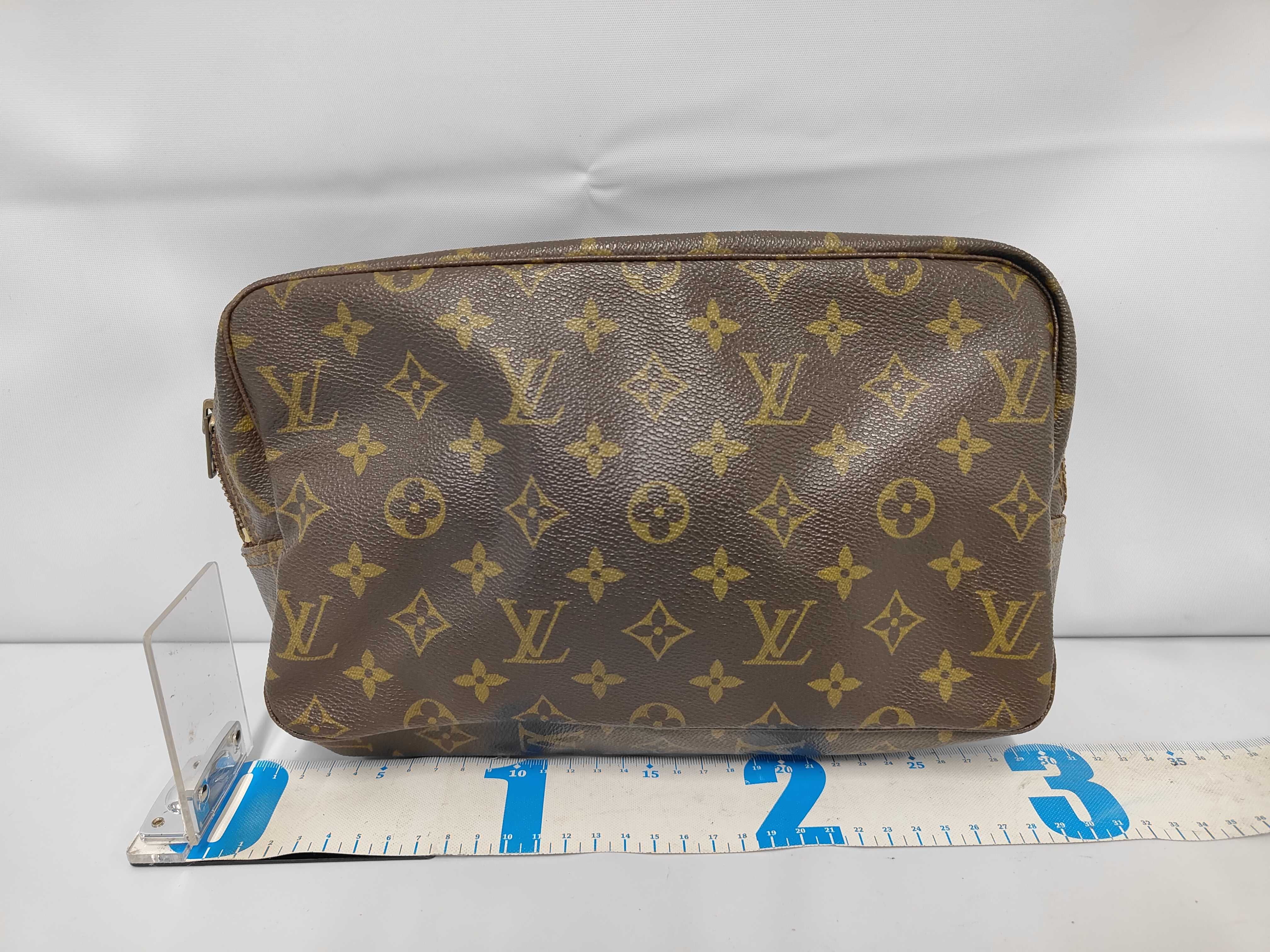 Trousse Toilette M47522 Monogram Pouch — view 2