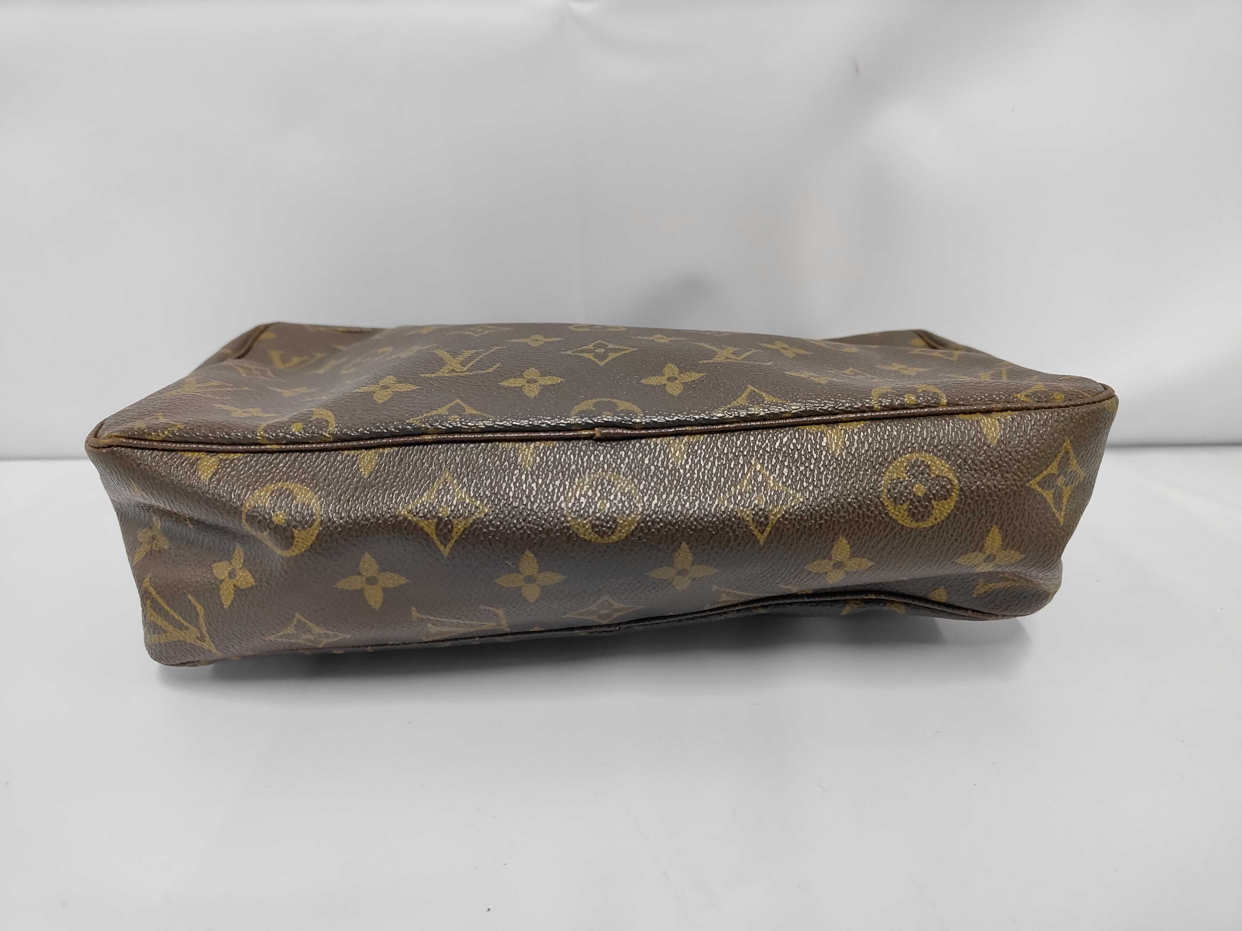 Trousse Toilette M47522 Monogram Pouch — view 3