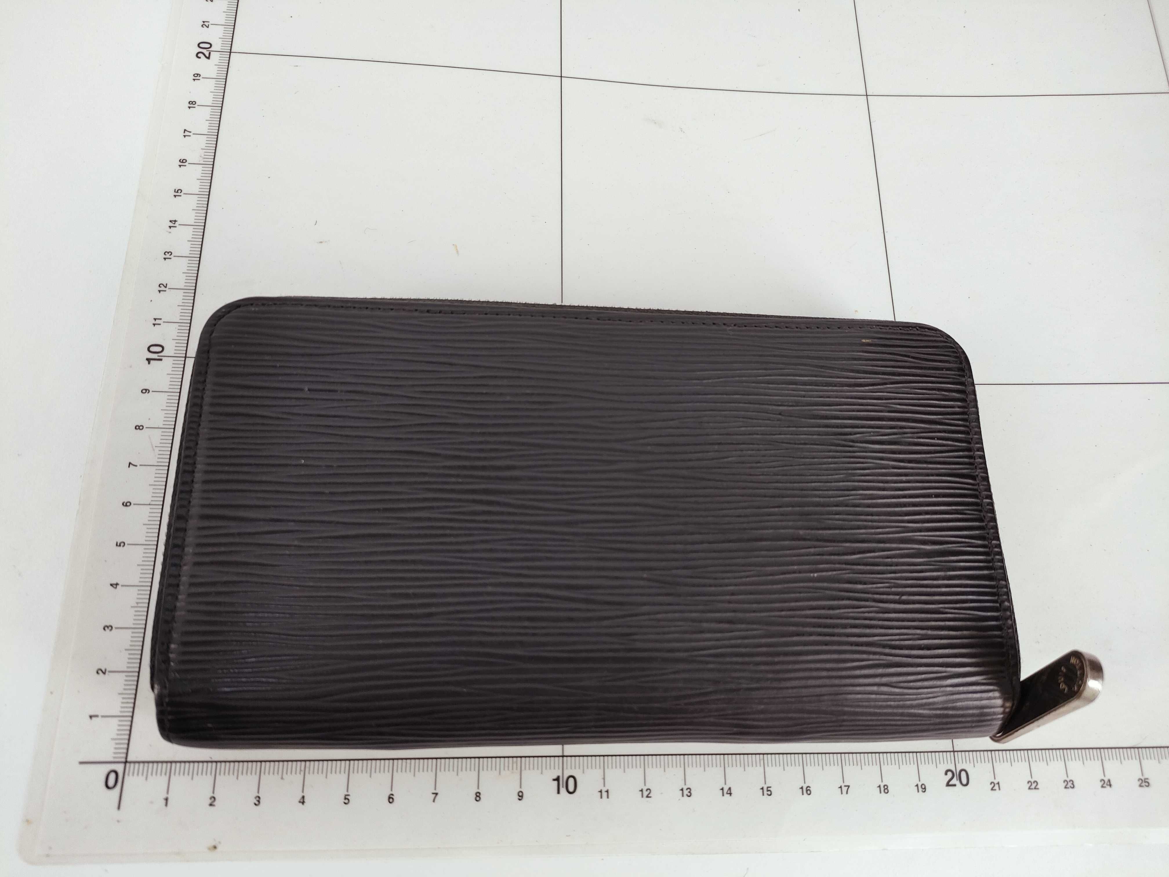 Epi Louis Vuitton Epi Zippy Wallet Long Wallet — view 2