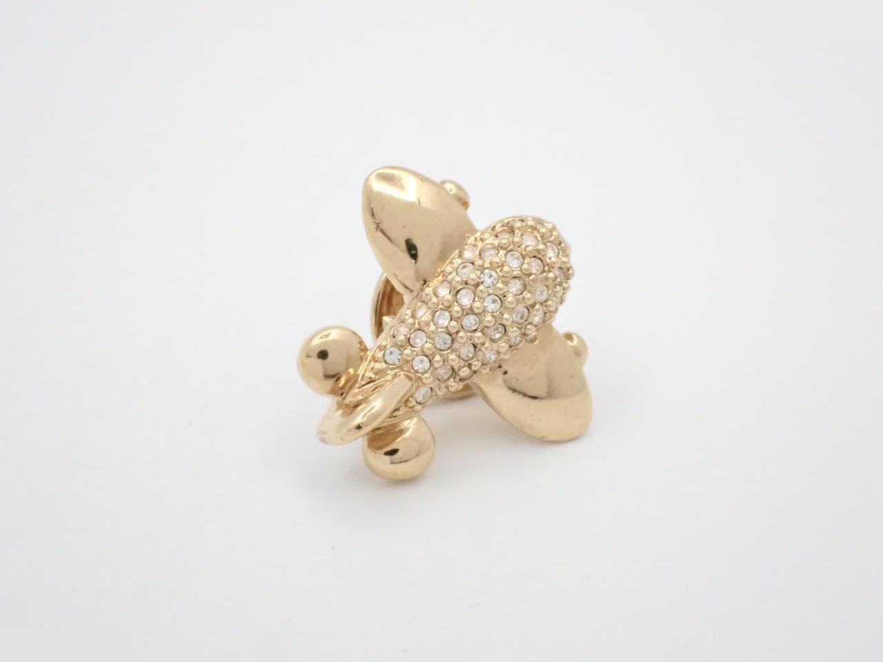 Other lines: Precious metals, brooches, tie pins