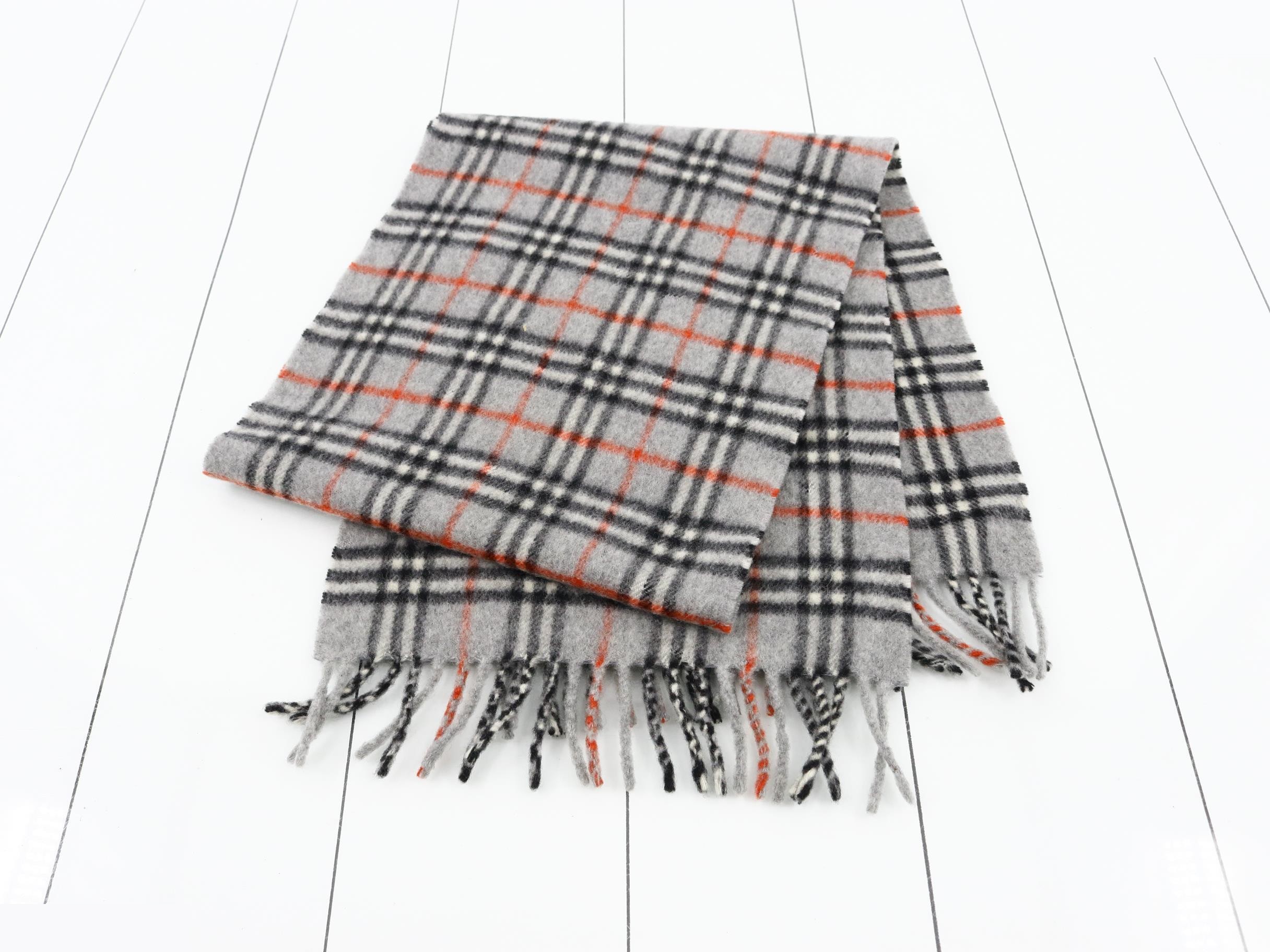 Scarf, Nova check pattern, gray — view 3
