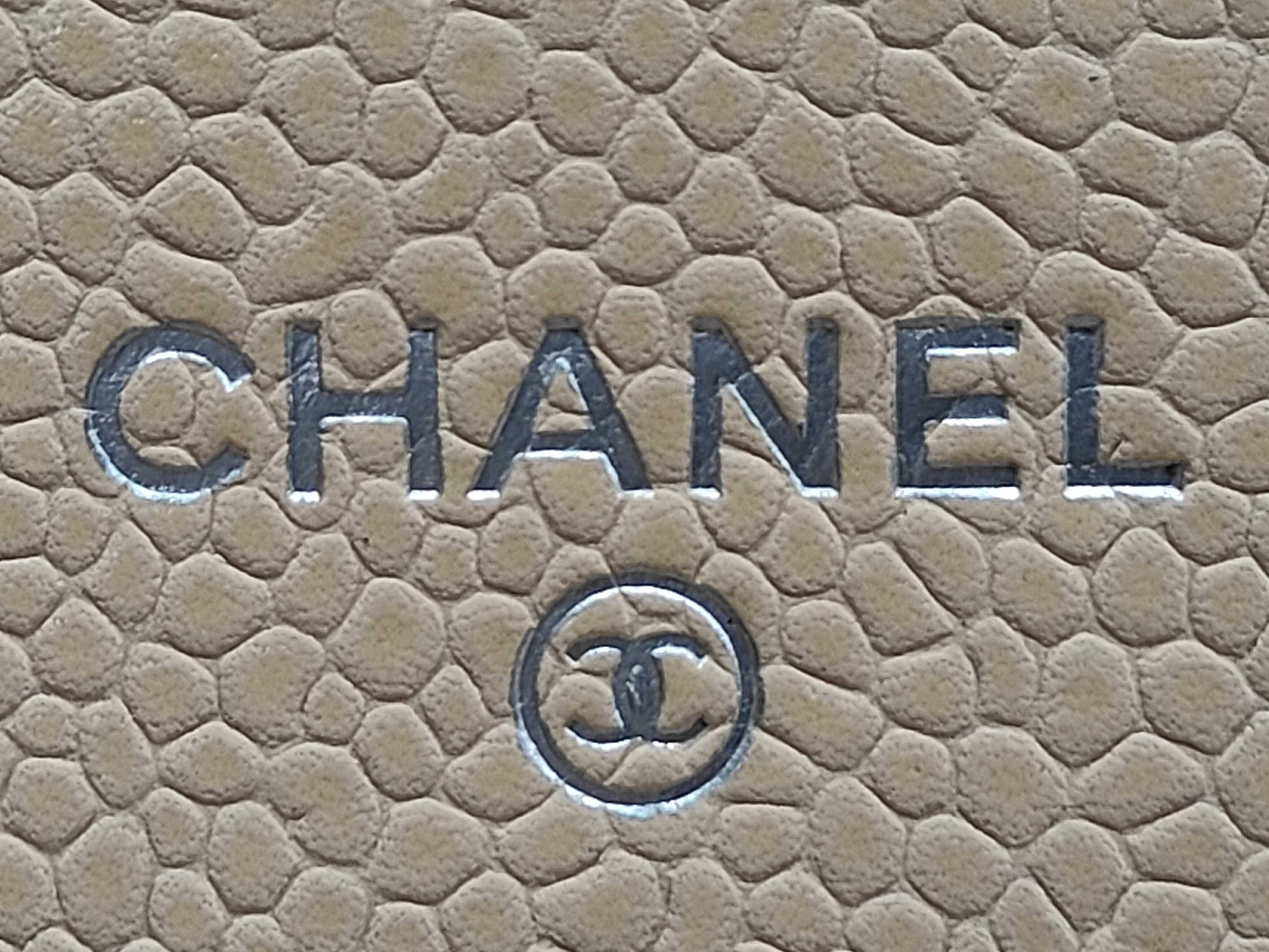 wallet chain, caviar leather shoulder bag — view 10
