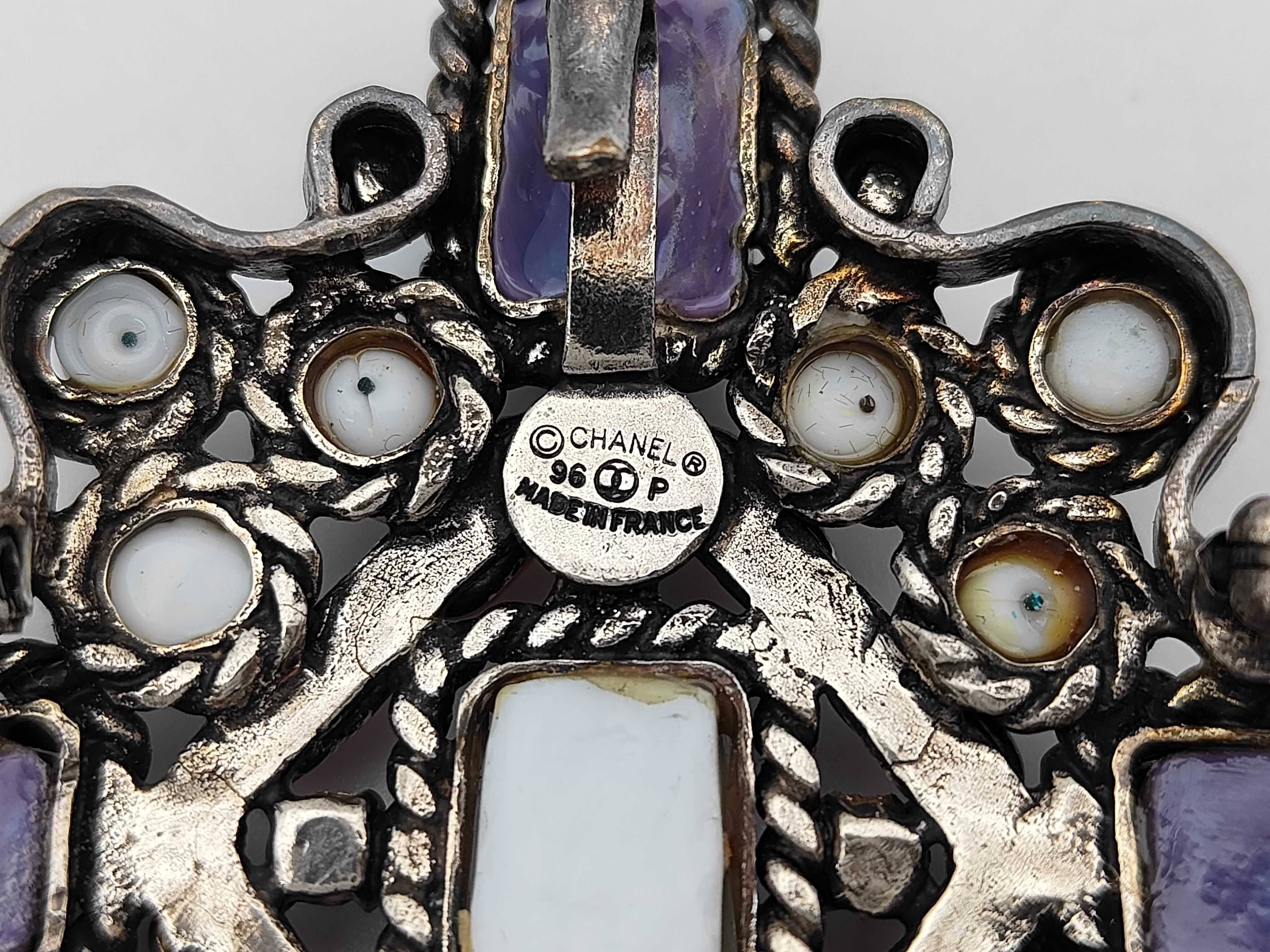 brooch — view 4
