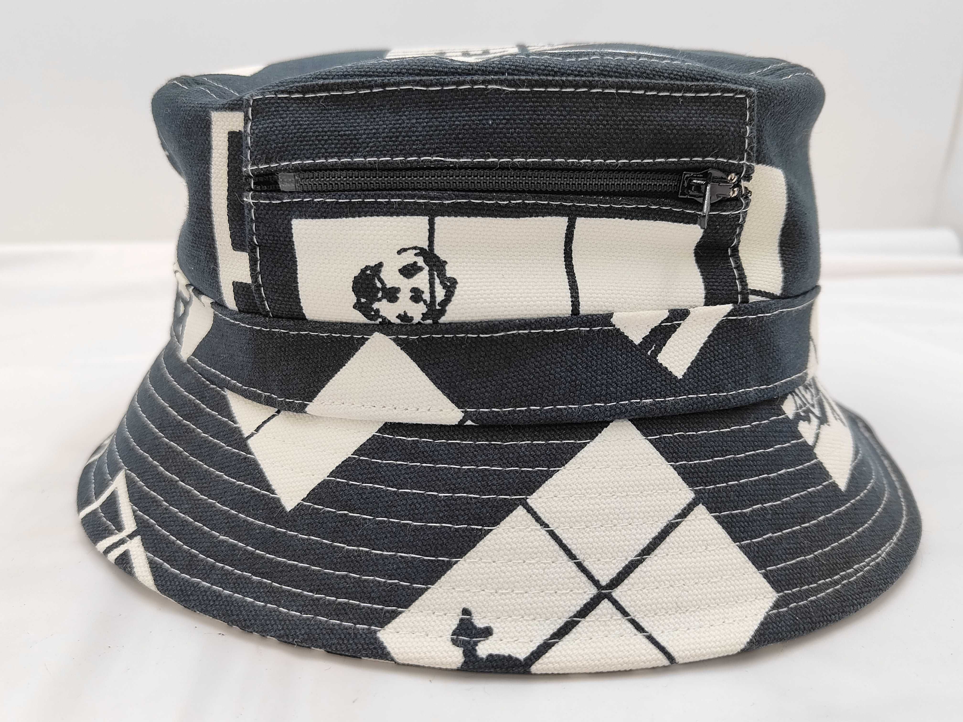 hat, size M, and other accessories. — view 2