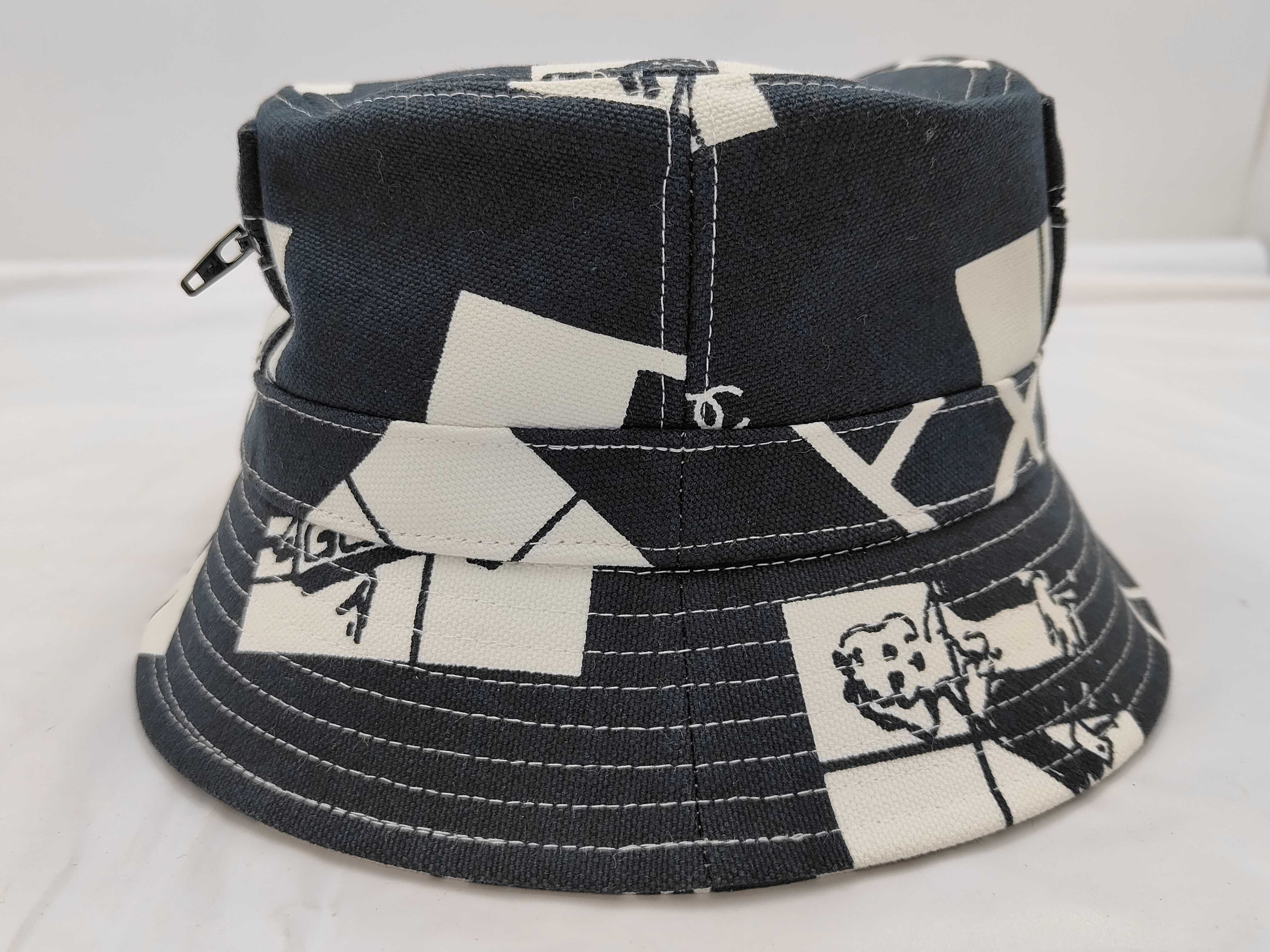 hat, size M, and other accessories. — view 4