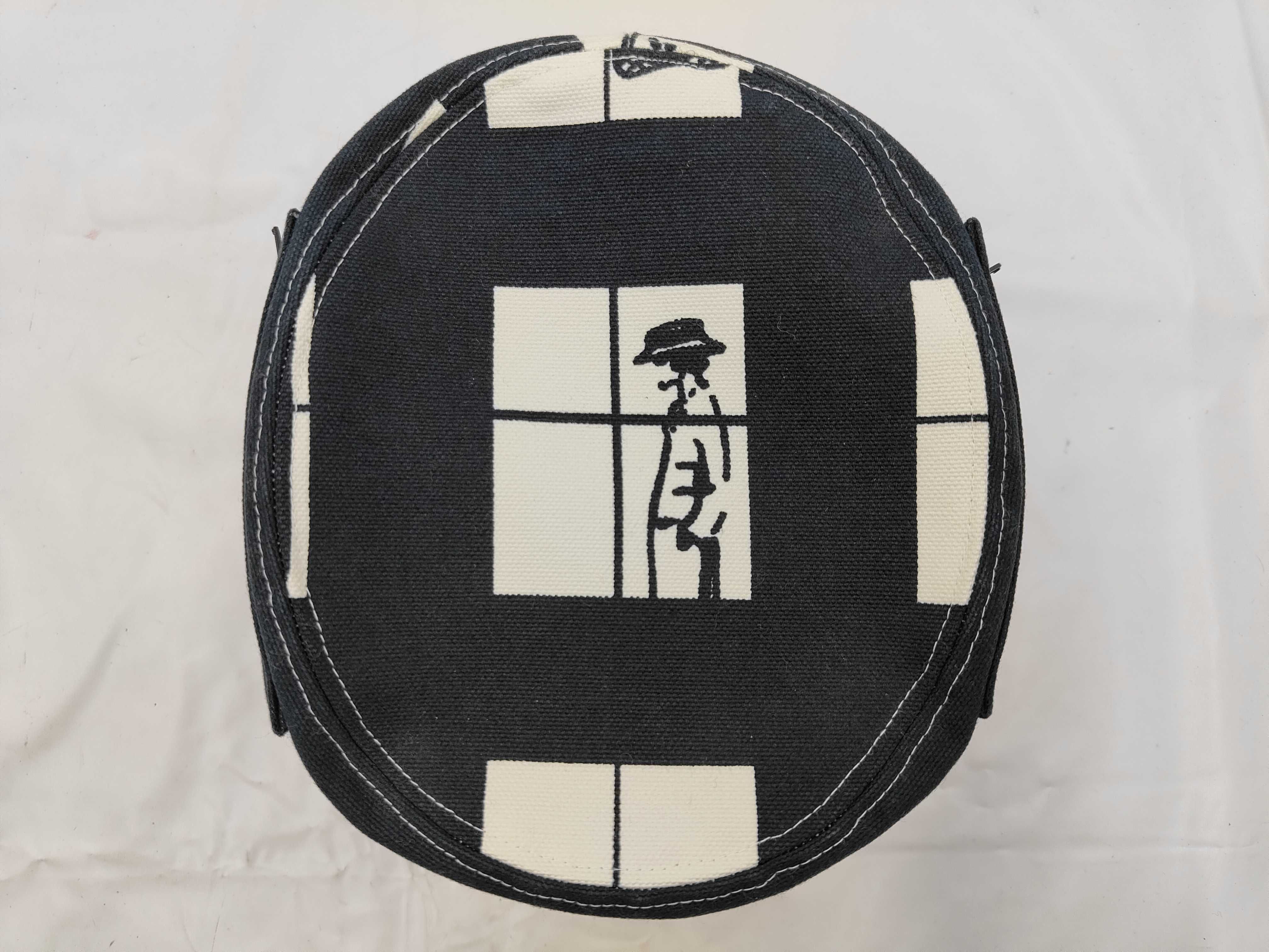 hat, size M, and other accessories. — view 5