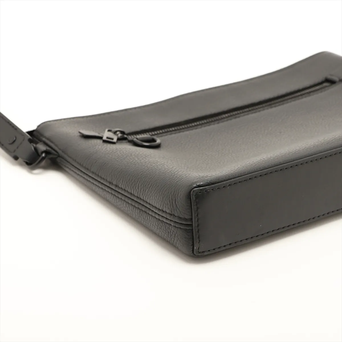 LV Aerogram Pochette iPad M69837 Black (RFID detected) — view 4