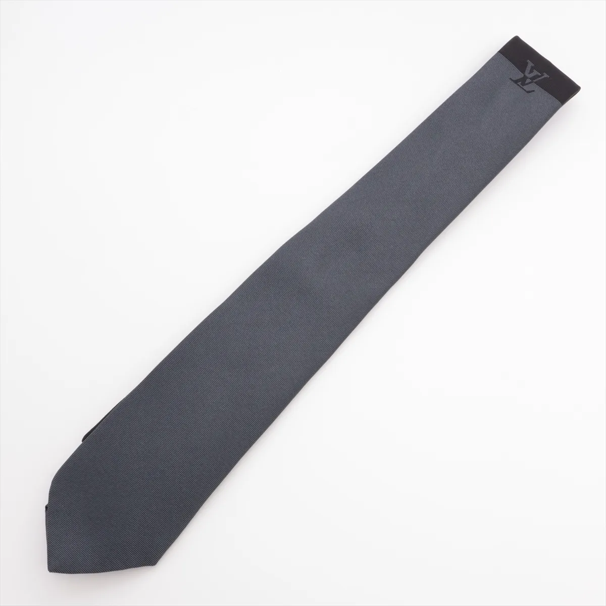 MR3233 Silk Tie, Black x Gray, with some wear,