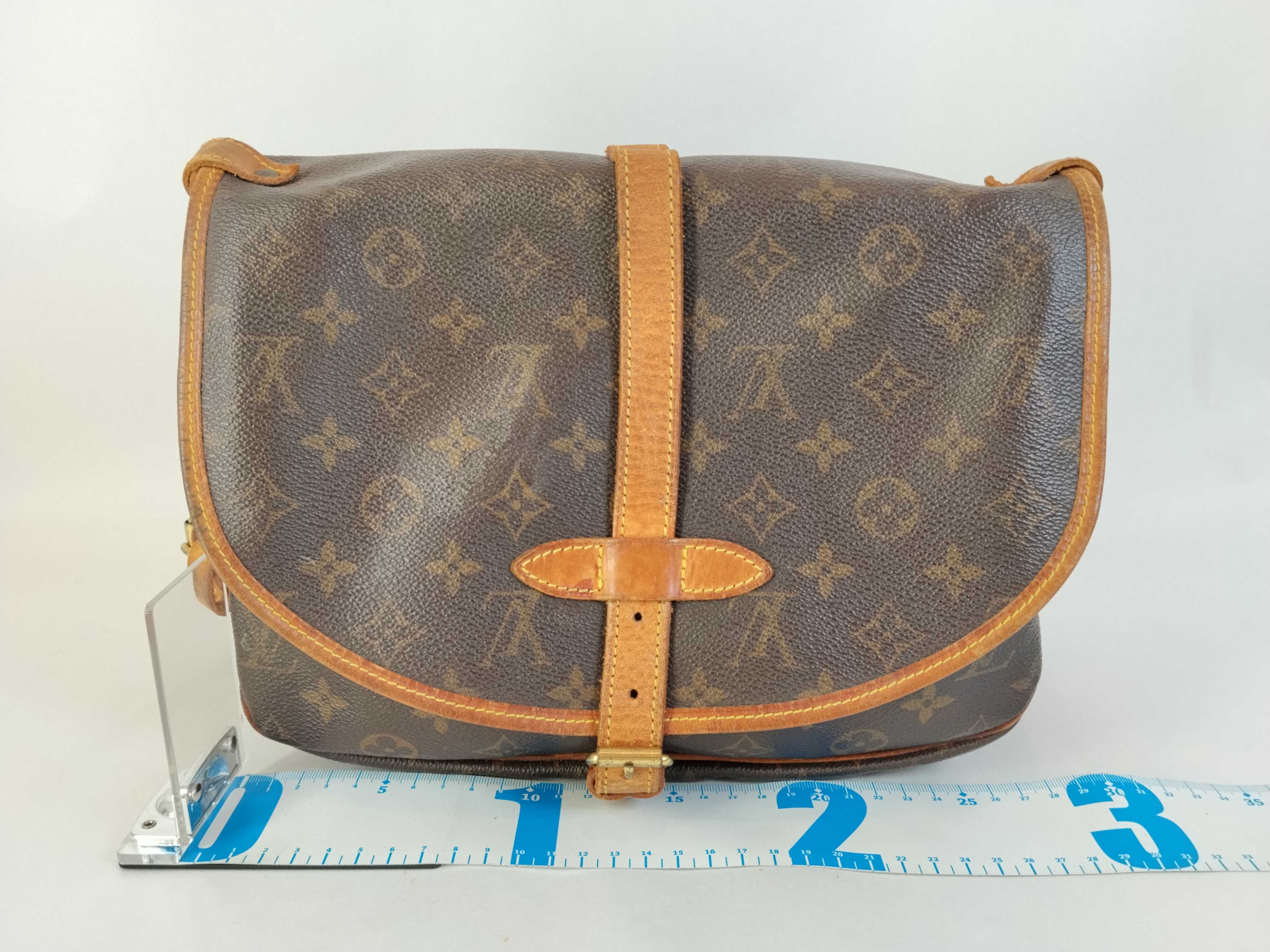 Monogram LV M42256 Monogram Saumur Shoulder Bag — view 2