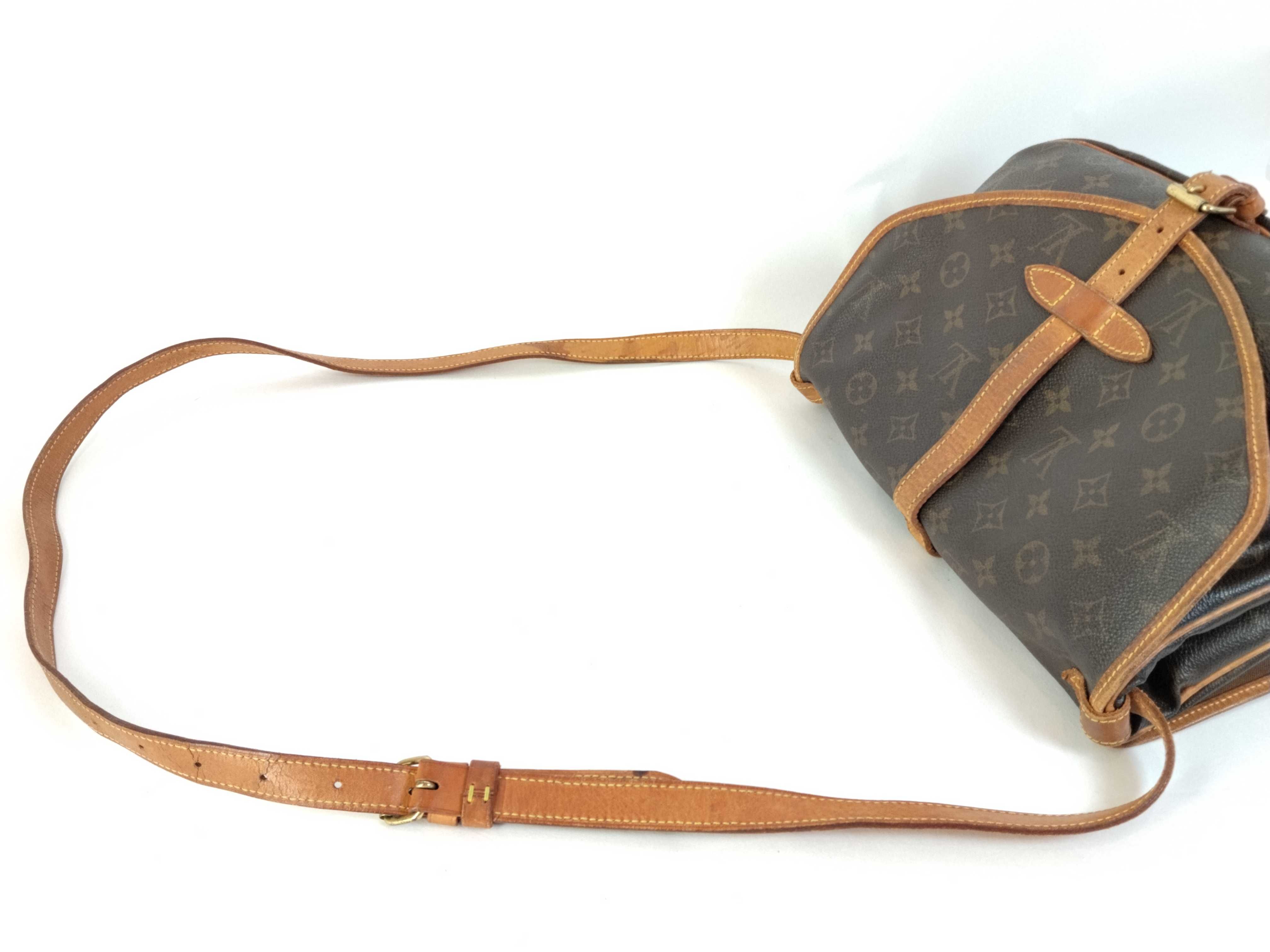 Monogram LV M42256 Monogram Saumur Shoulder Bag — view 3