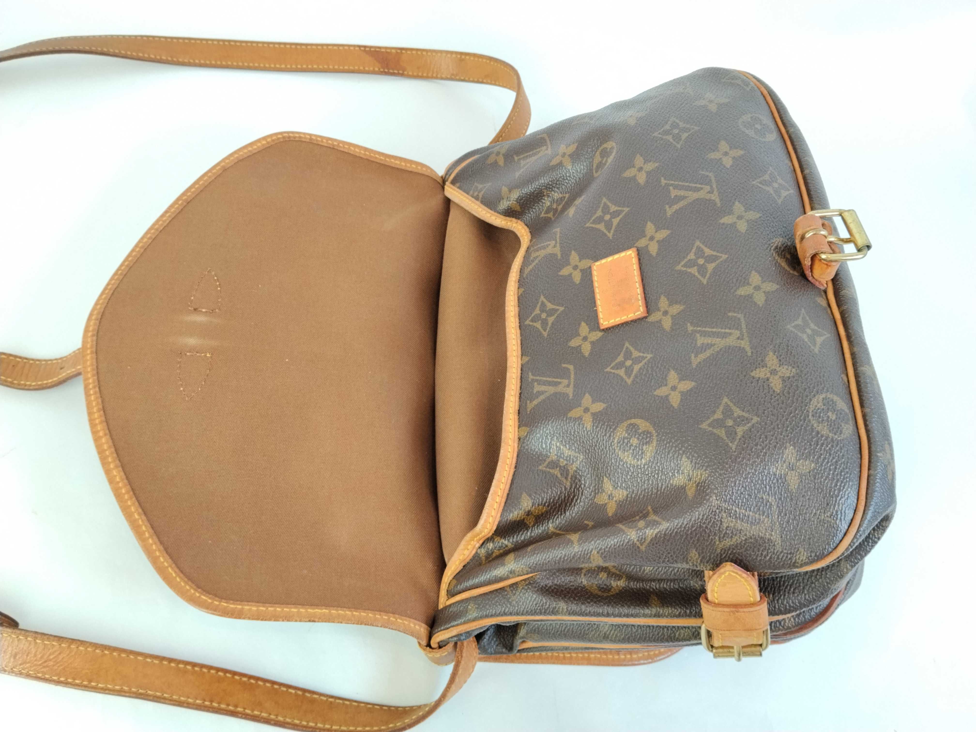 Monogram LV M42256 Monogram Saumur Shoulder Bag — view 9