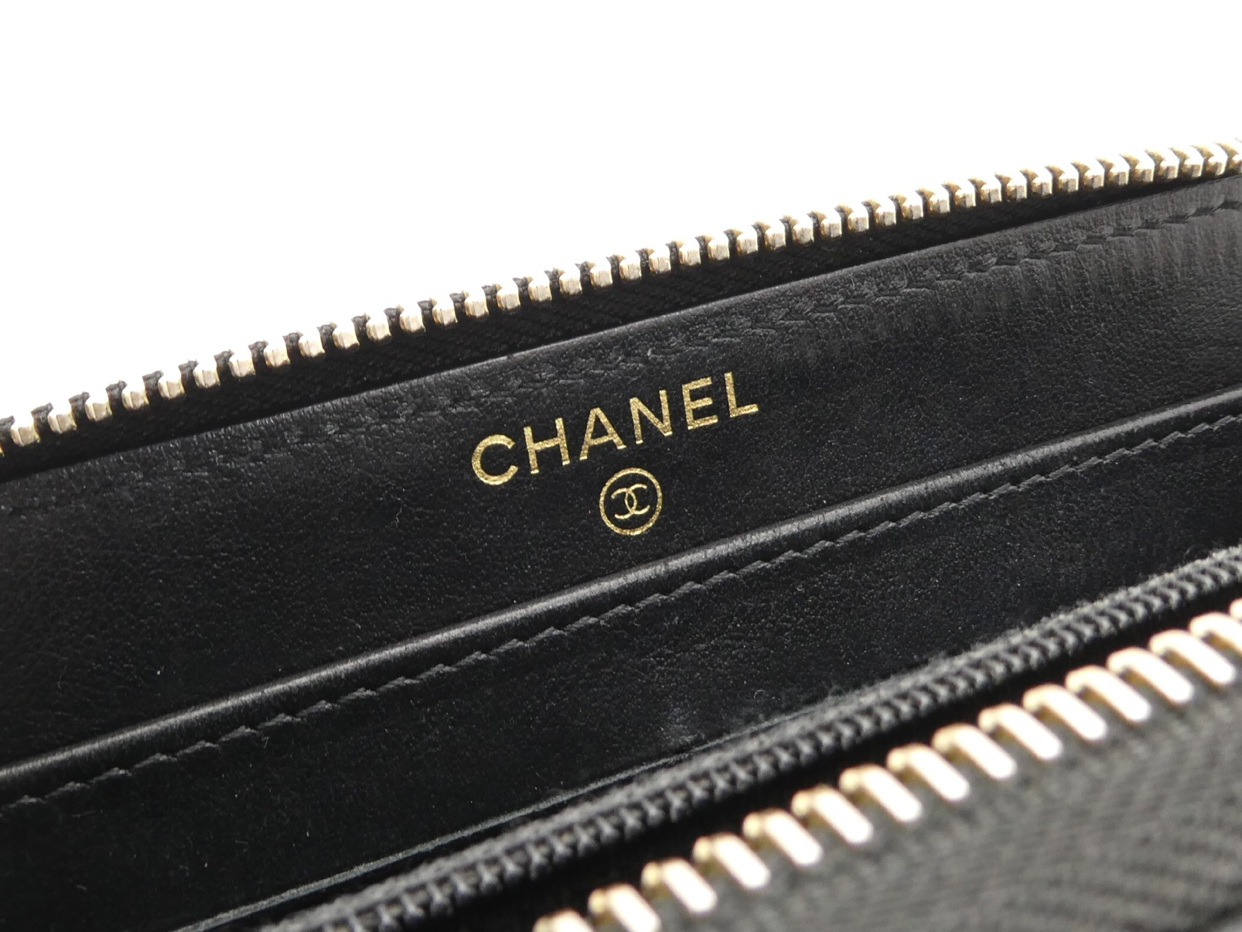 CC Filigree Matelassé Caviar Skin Wallet — view 9