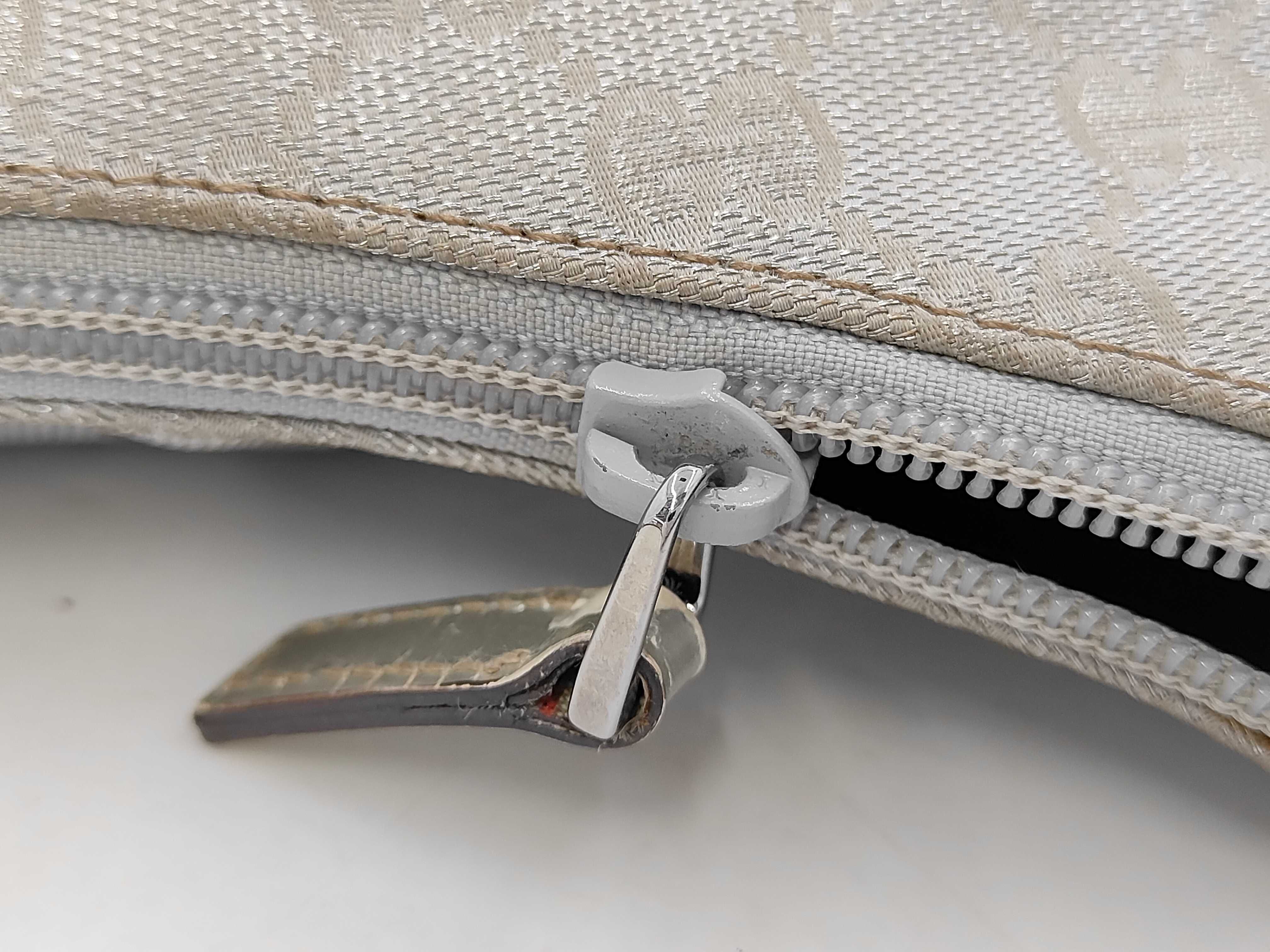 GG Imprime Canvas Web Messenger Crossbody Bag (Shoulder Bag) — view 8