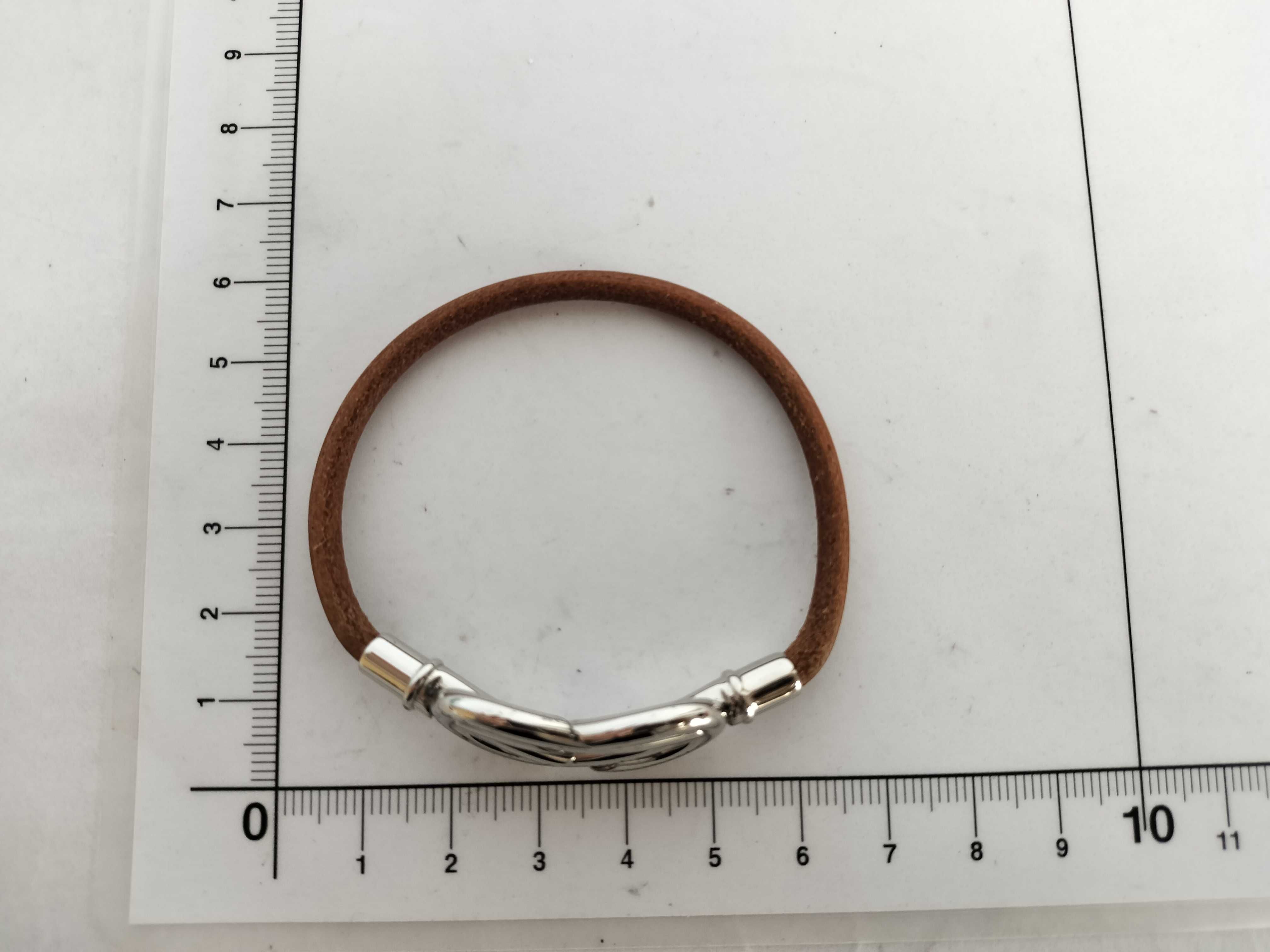 Atame Bracelet. Accessories: Box. Bracelet/Bangle. — view 7