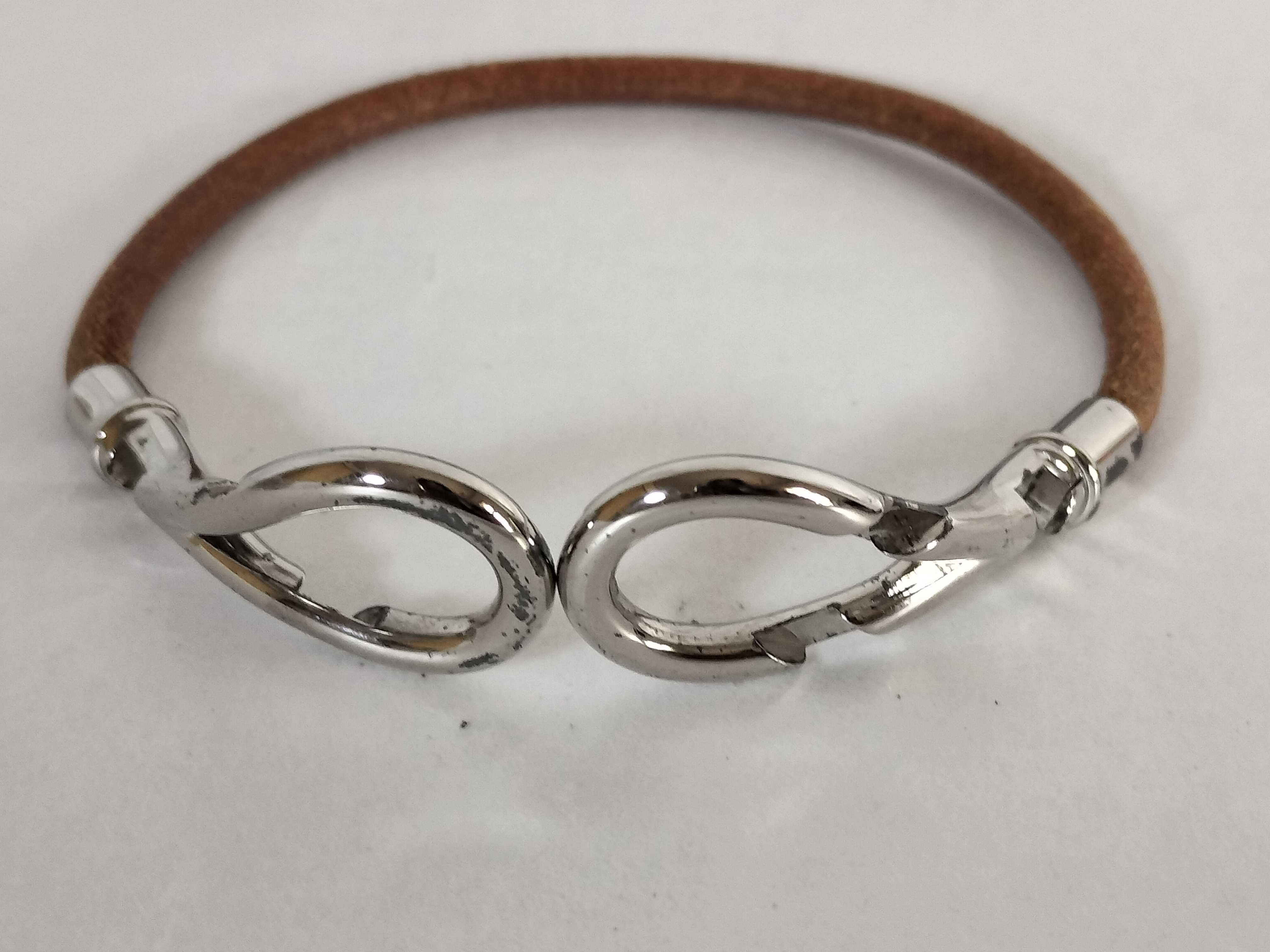 Atame Bracelet. Accessories: Box. Bracelet/Bangle. — view 9