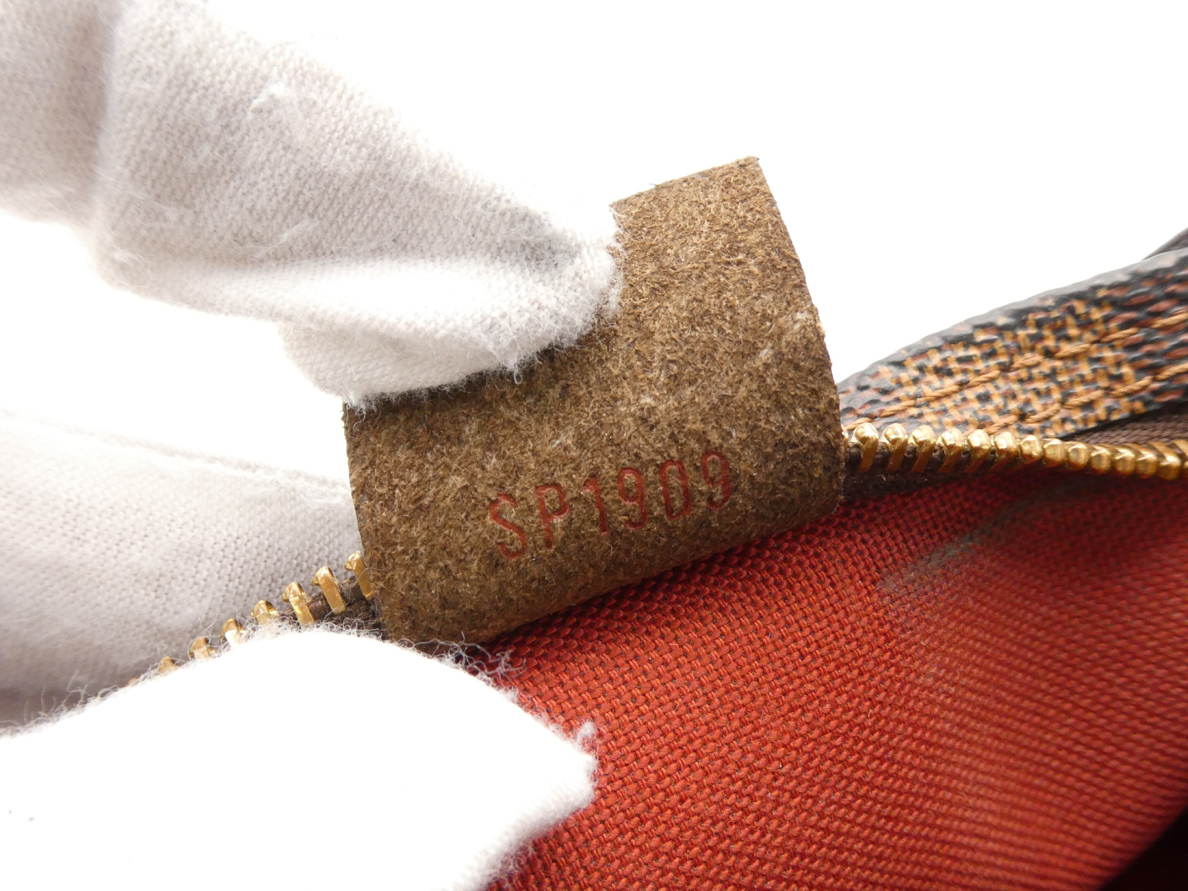 Damier Trousse Makeup Handbag — view 9